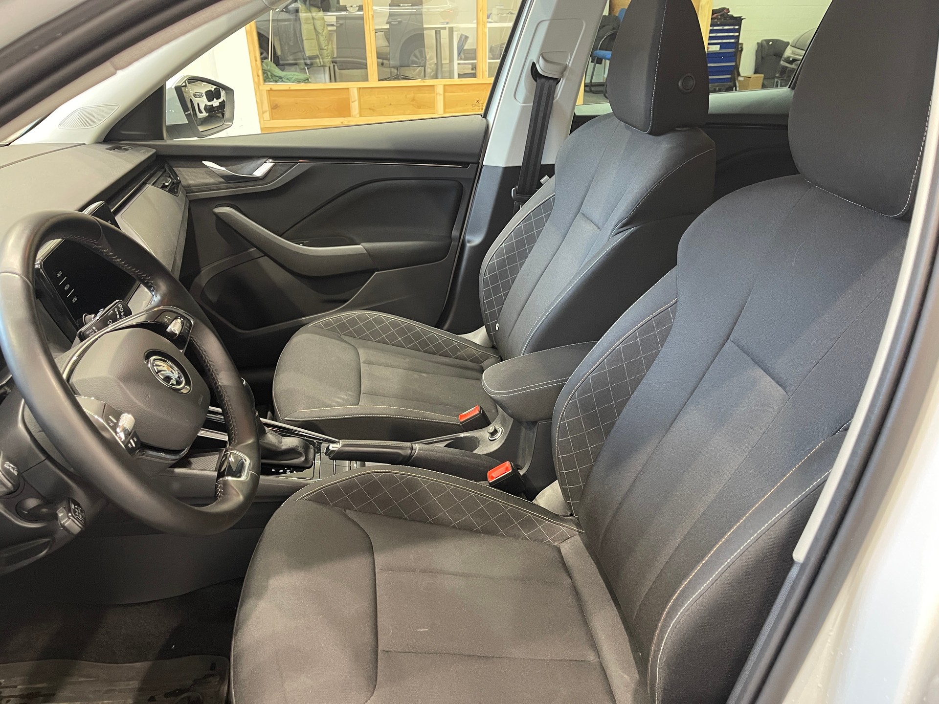SKODA Kamiq 1.0 TSI Style DSG-image-8