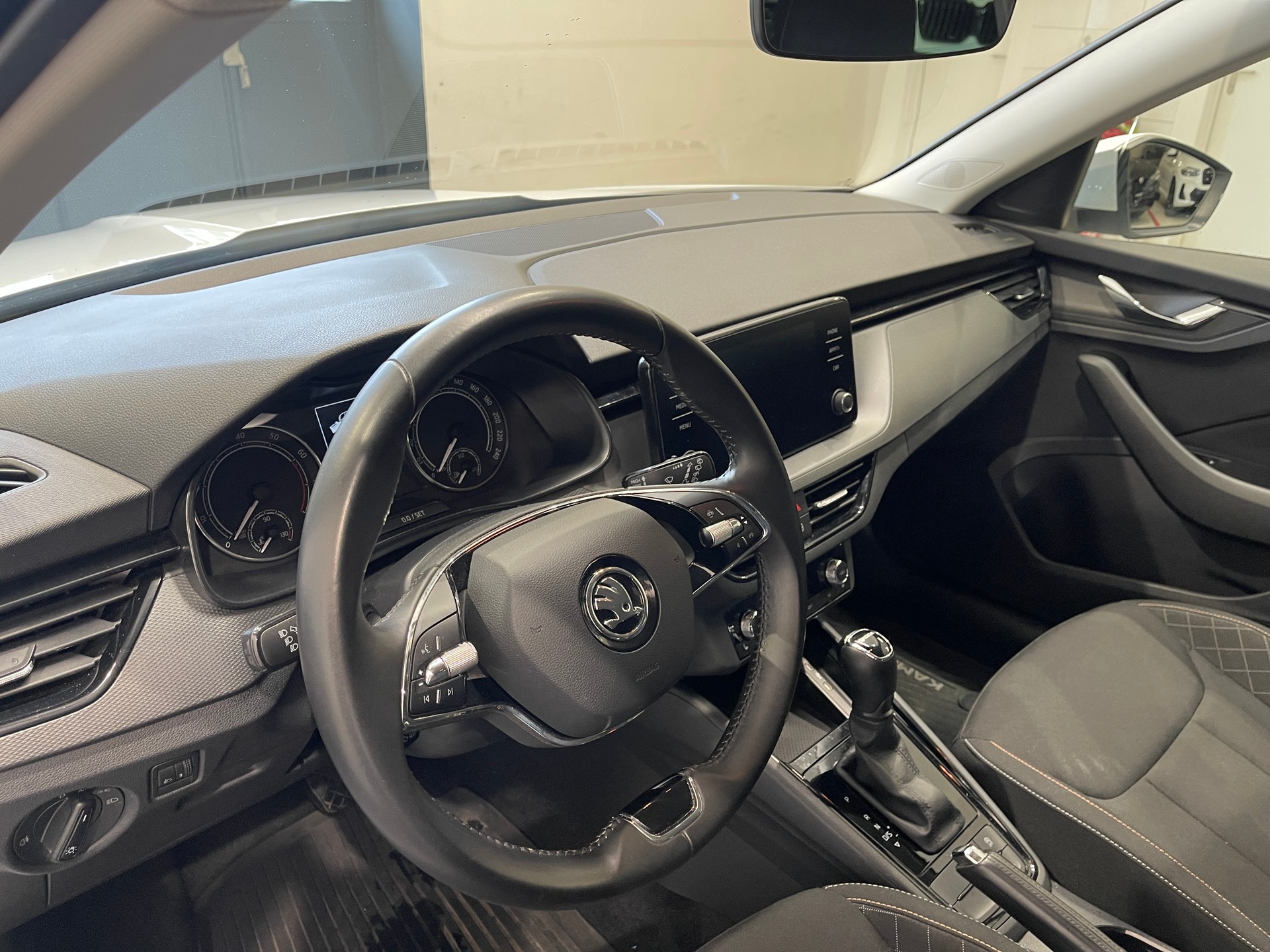 SKODA Kamiq 1.0 TSI Style DSG-image-10