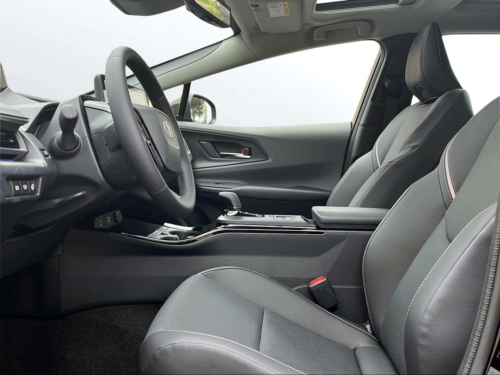 TOYOTA Prius 2,0 VVT-i Plug-in Hybrid Premium-showroom-element-3