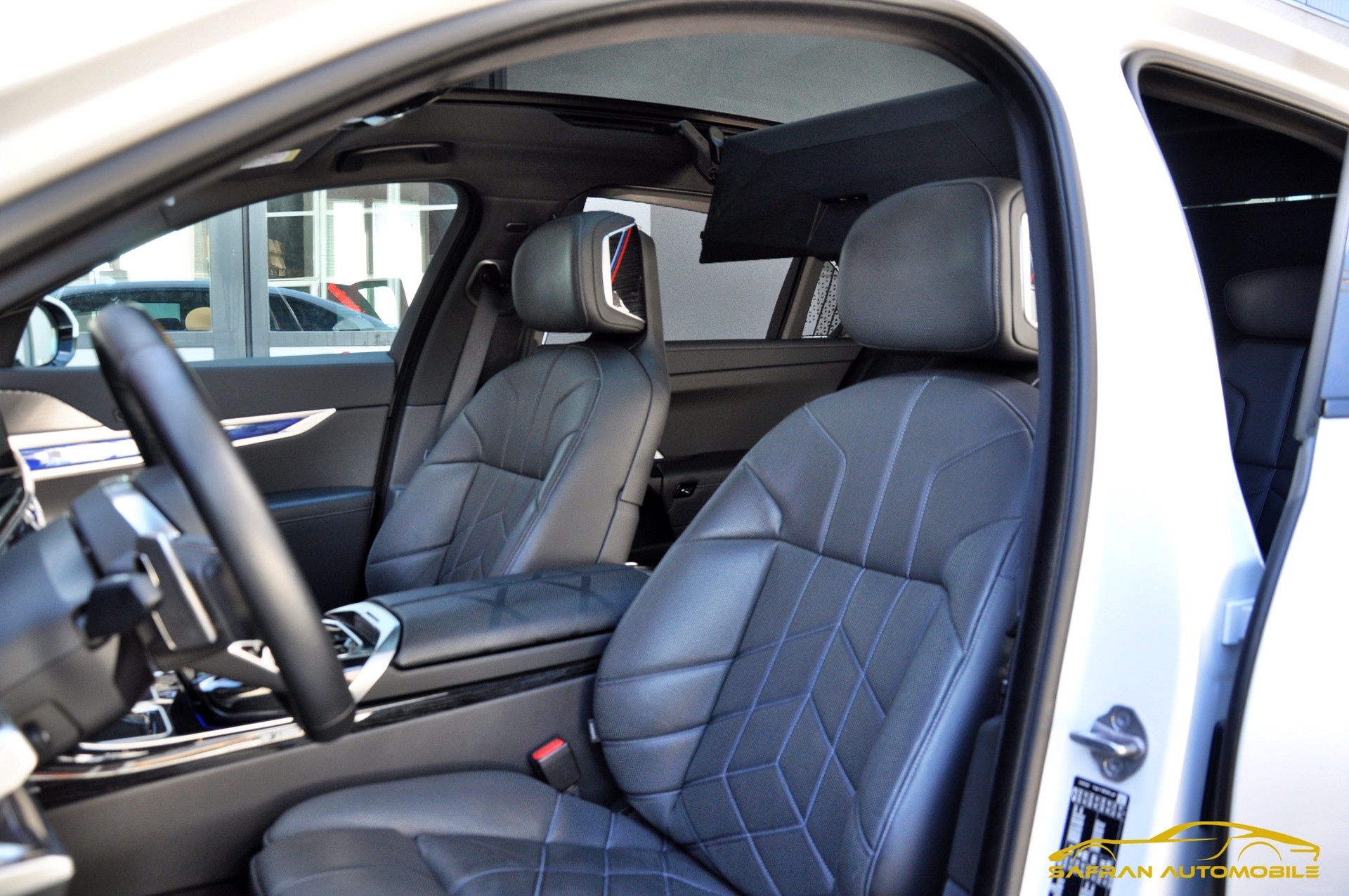 BMW 740d xDrive 48V M Sport Pro Steptronic-image-8