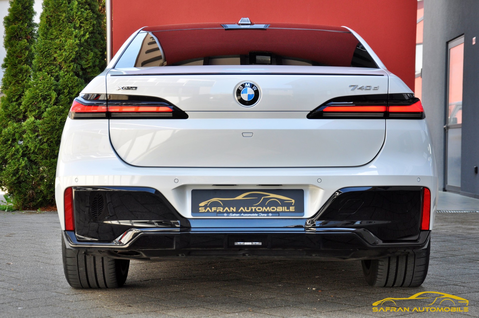 BMW 740d xDrive 48V M Sport Pro Steptronic-image-5
