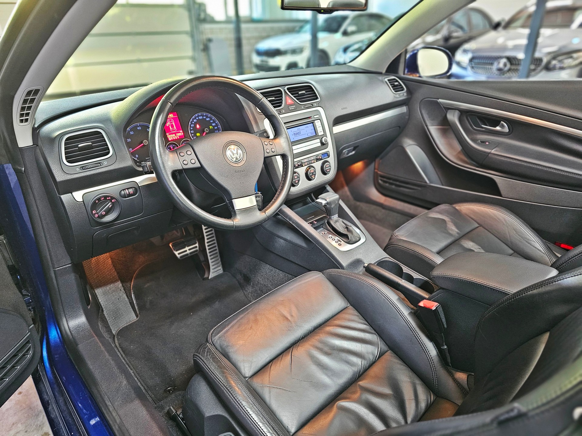 VW Eos 2.0 FSI Turbo-image-12