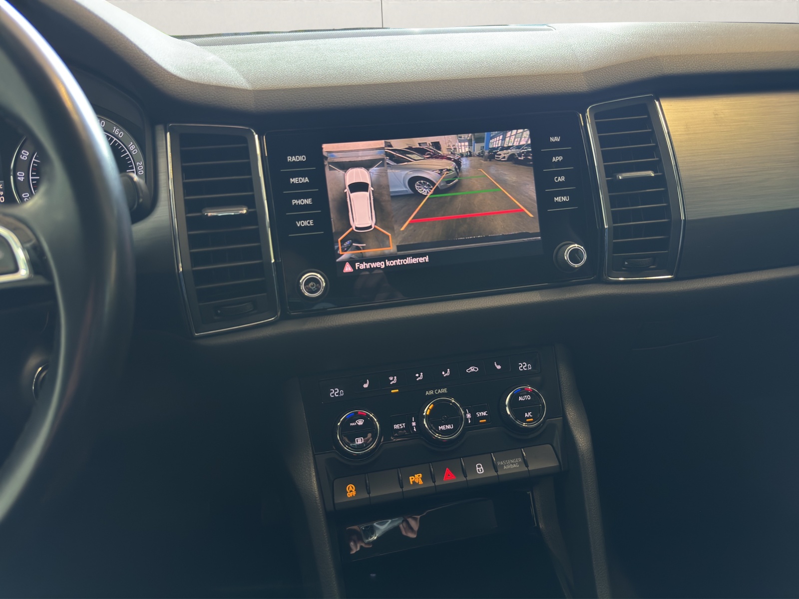 SKODA Kodiaq 2.0 TSI Style DSG 4x4-image-15