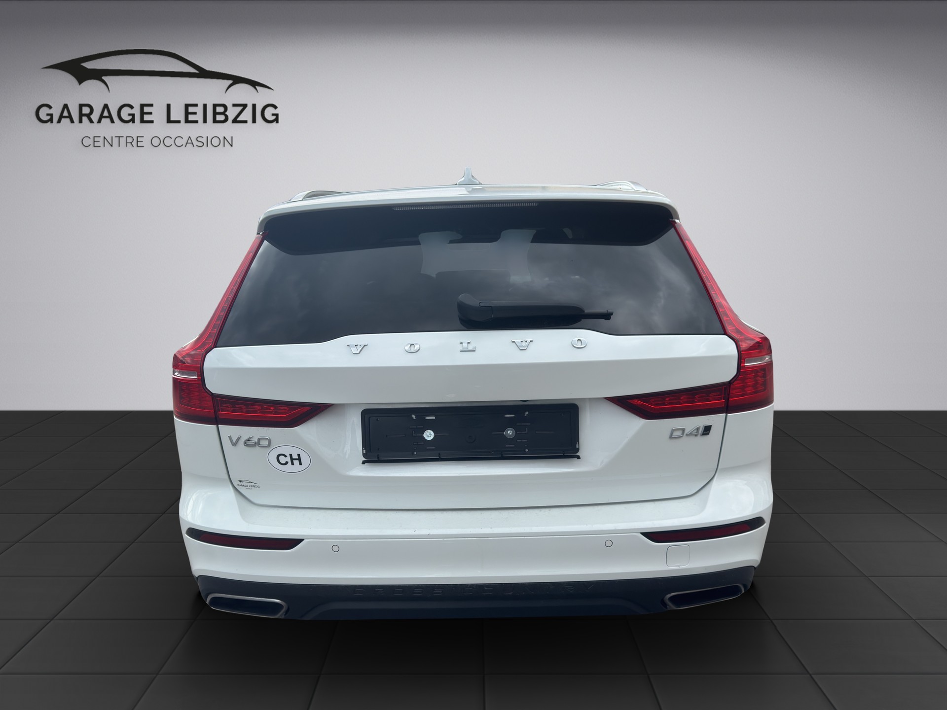 VOLVO V60 Cross Country 2.0 D4 AWD-image-3