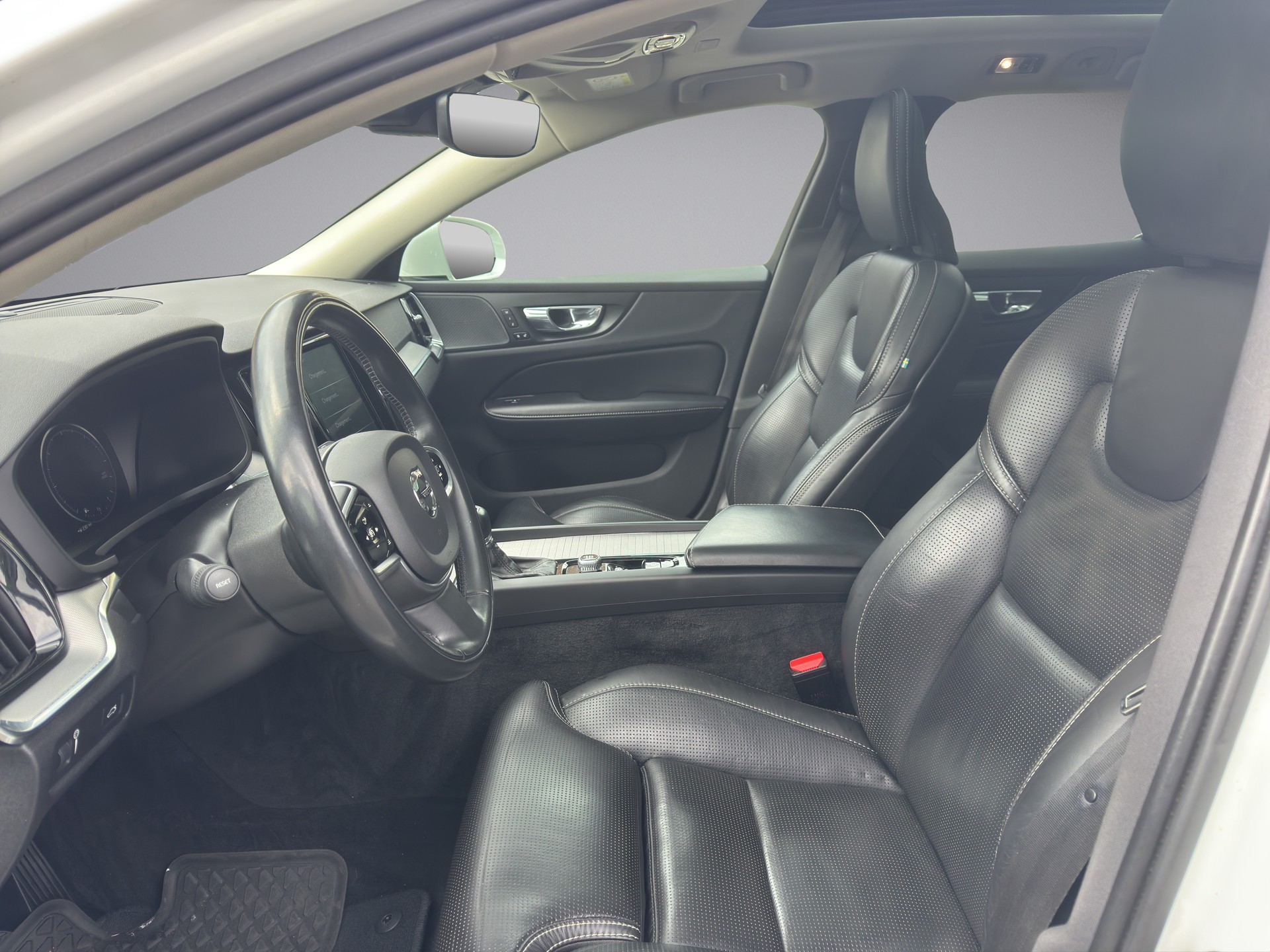 VOLVO V60 Cross Country 2.0 D4 AWD-image-7
