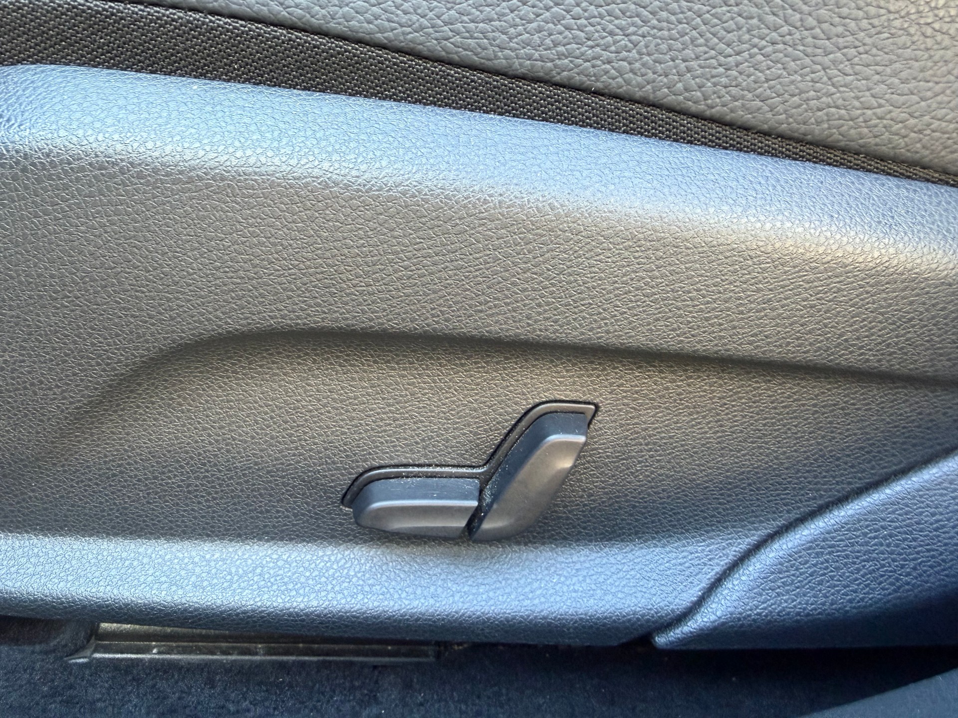 MERCEDES-BENZ C 200 Avantgarde 4Matic 7G-Tronic-image-18
