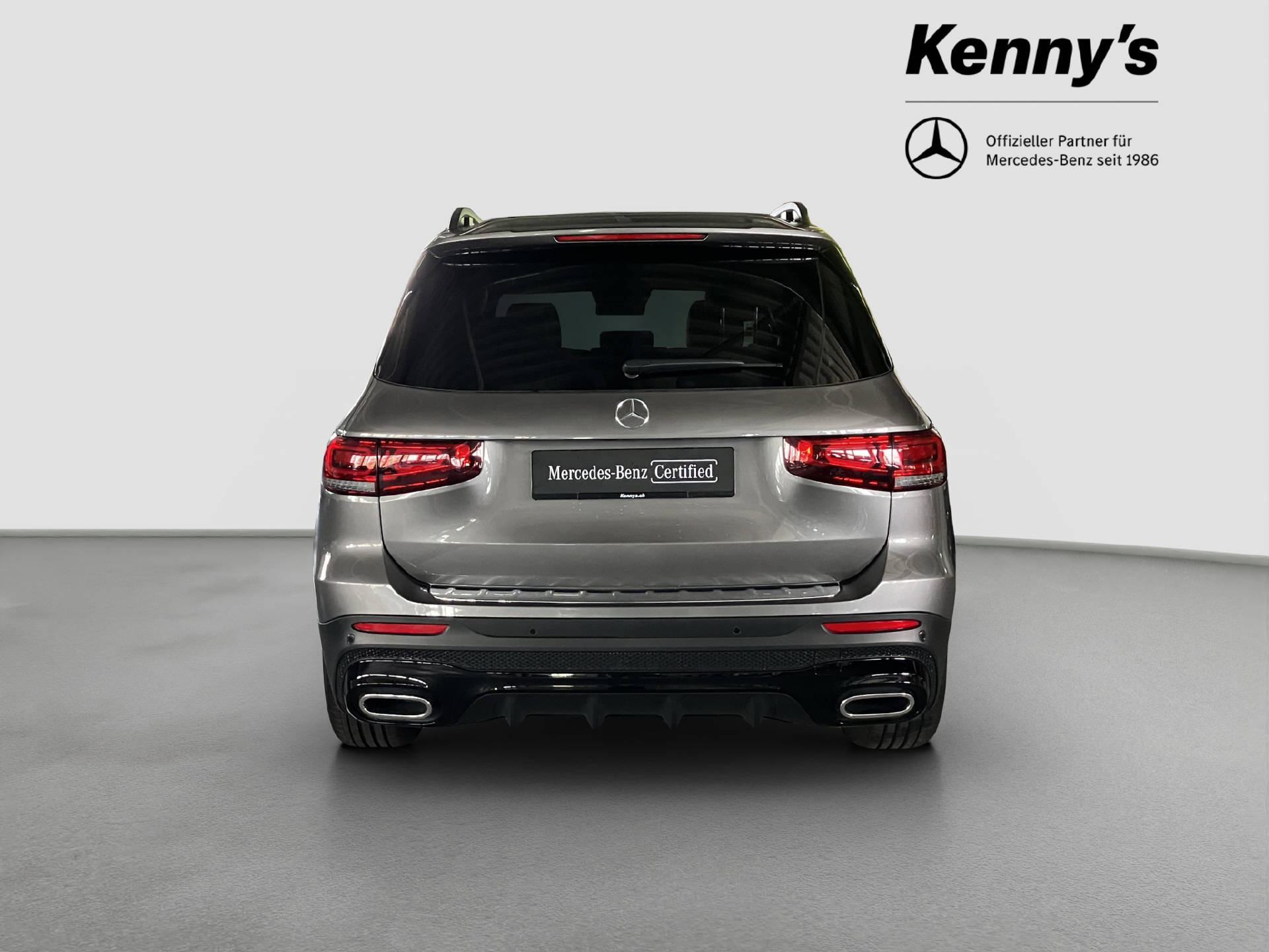 MERCEDES-BENZ GLB 200 AMG Line-image-4