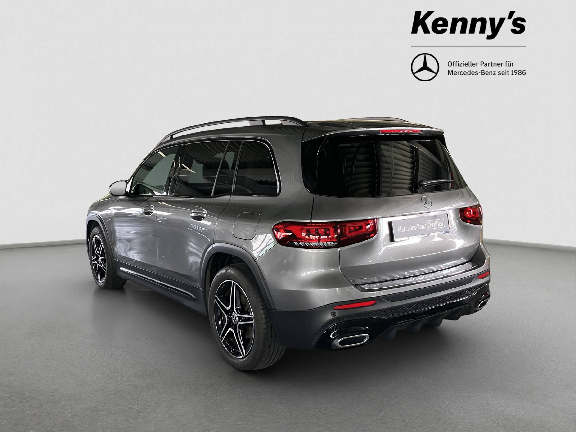 MERCEDES-BENZ GLB 200 AMG Line-showroom-element-3
