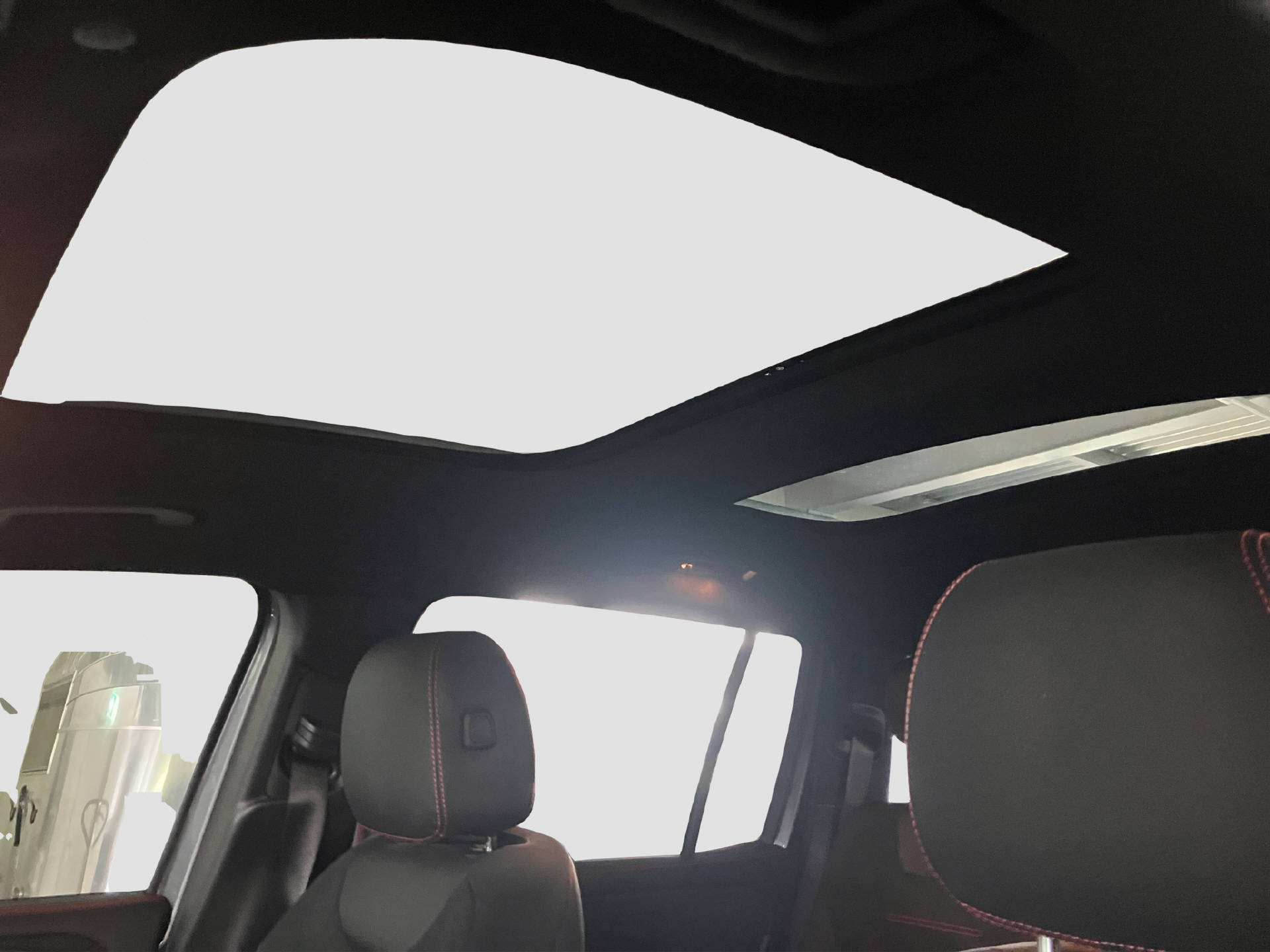 MERCEDES-BENZ GLB 200 AMG Line-image-10