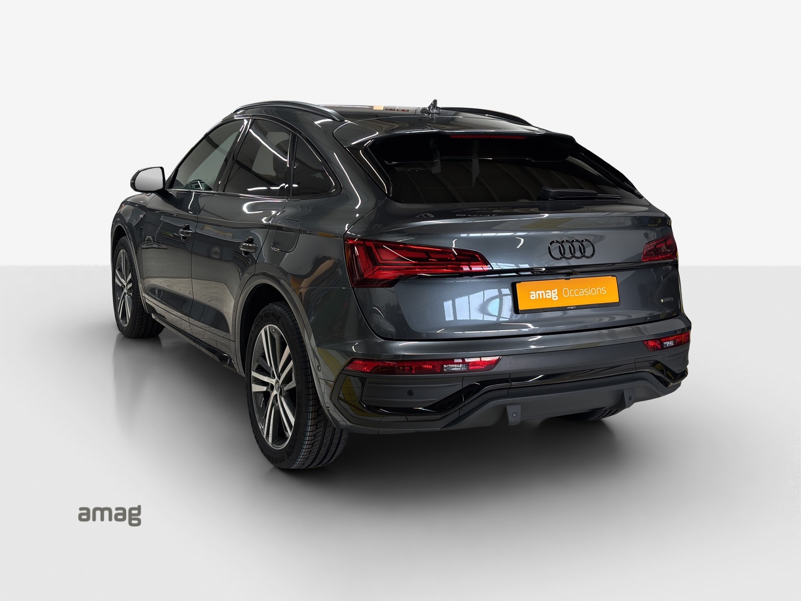 AUDI Q5 Sportback 50 TFSI e PHEV Black Edition quattro S-tronic-showroom-element-2