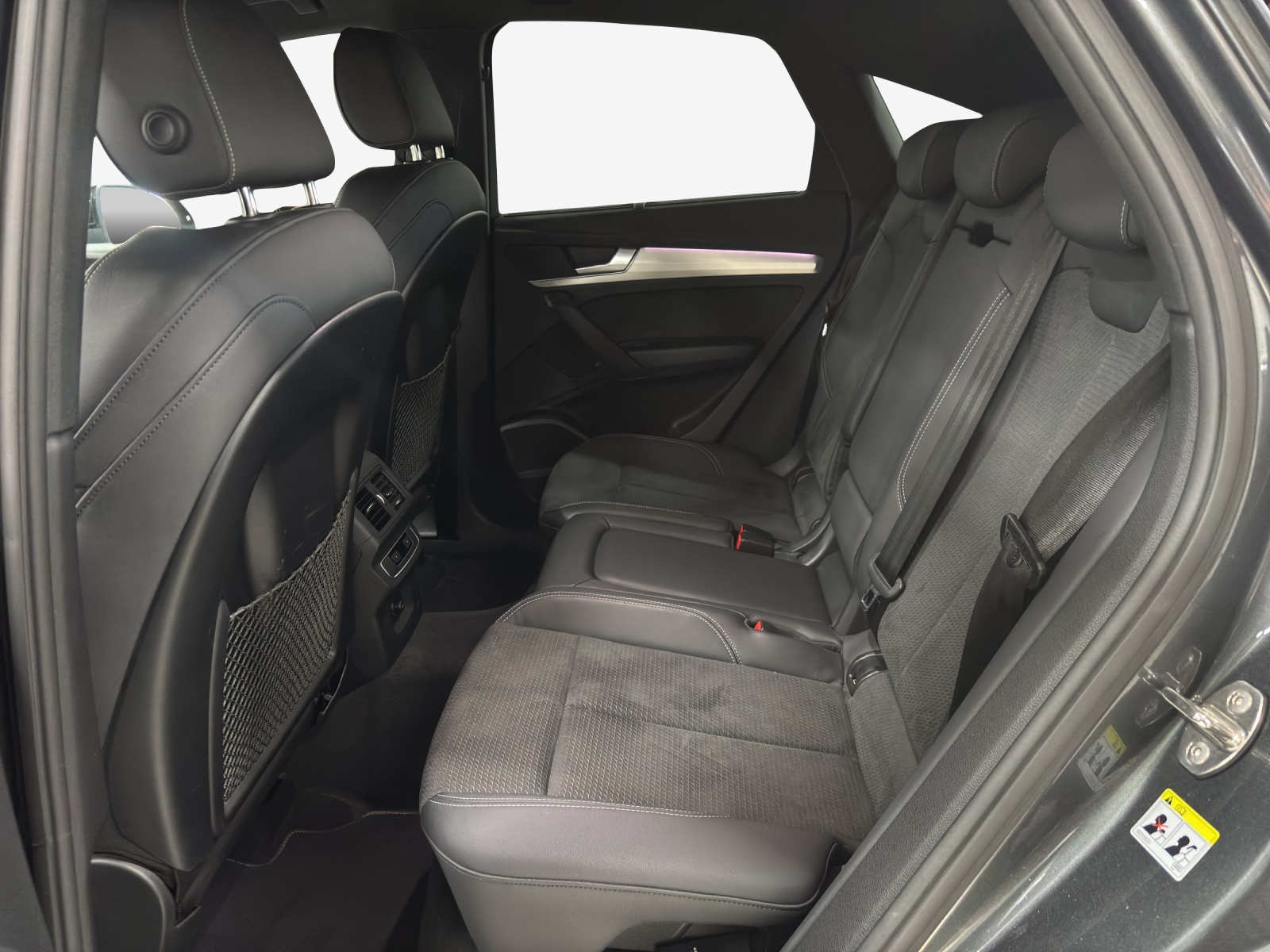 AUDI Q5 Sportback 50 TFSI e PHEV Black Edition quattro S-tronic-image-11