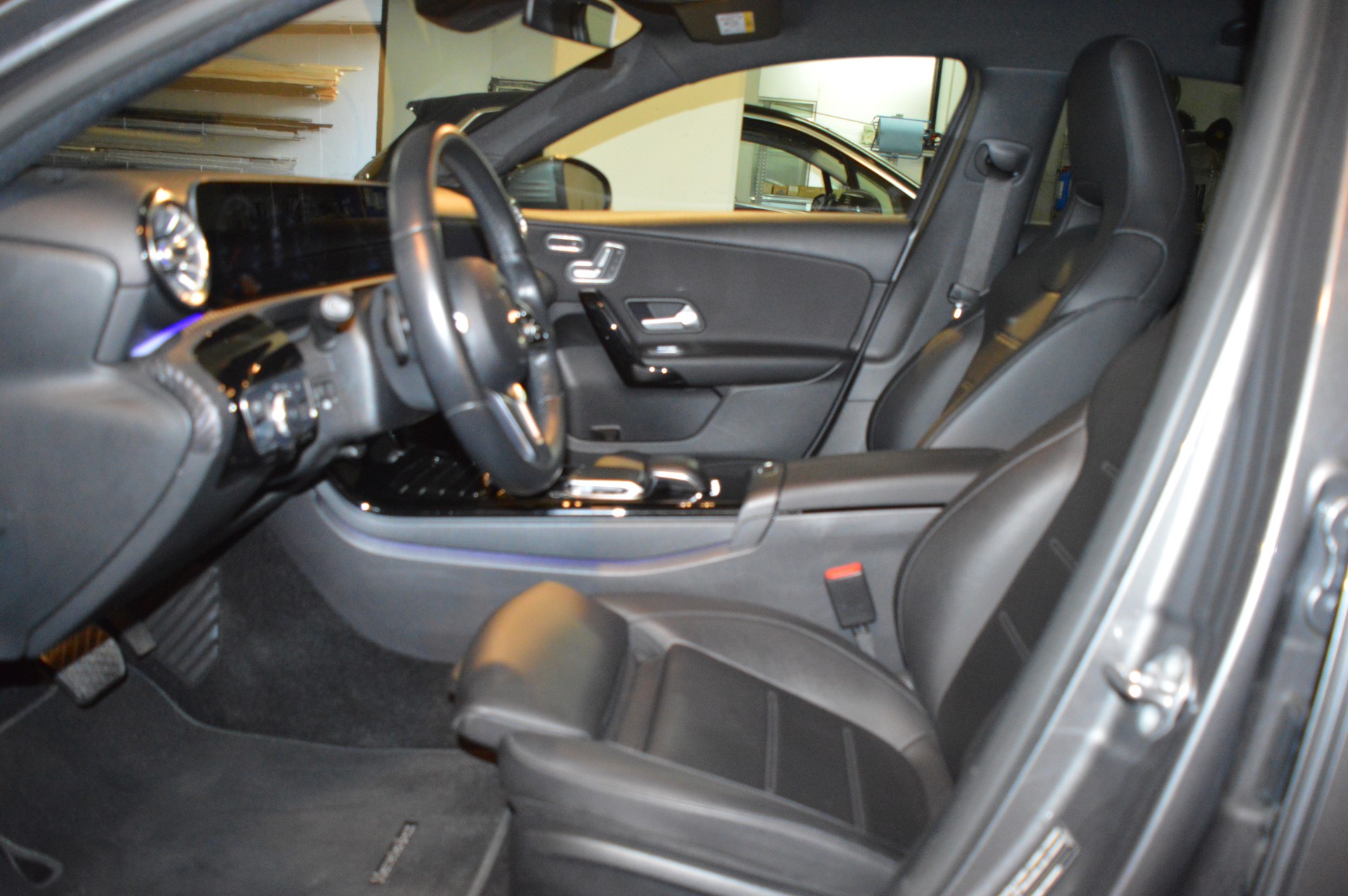 MERCEDES-BENZ A 200 Style 7G-DCT-image-16