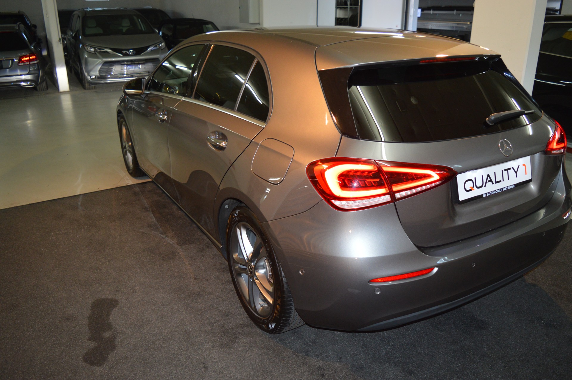 MERCEDES-BENZ A 200 Style 7G-DCT-image-8