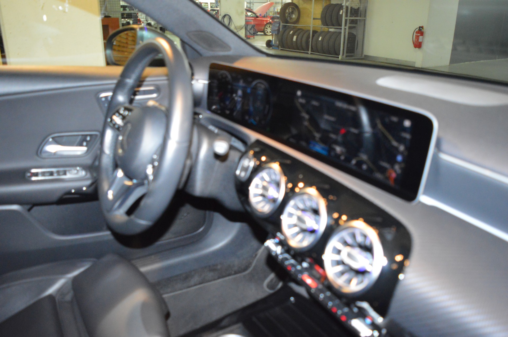 MERCEDES-BENZ A 200 Style 7G-DCT-image-22