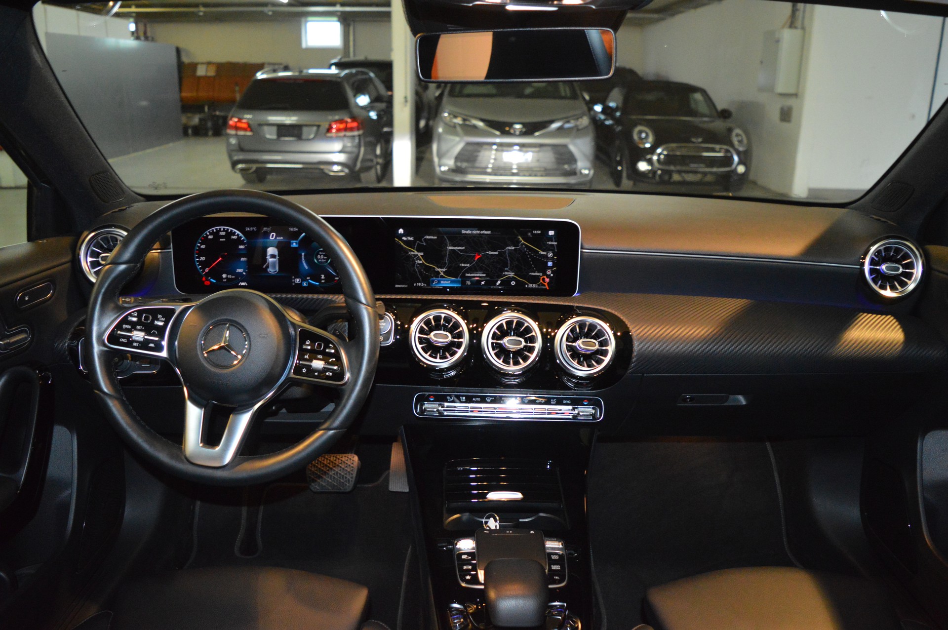 MERCEDES-BENZ A 200 Style 7G-DCT-image-18