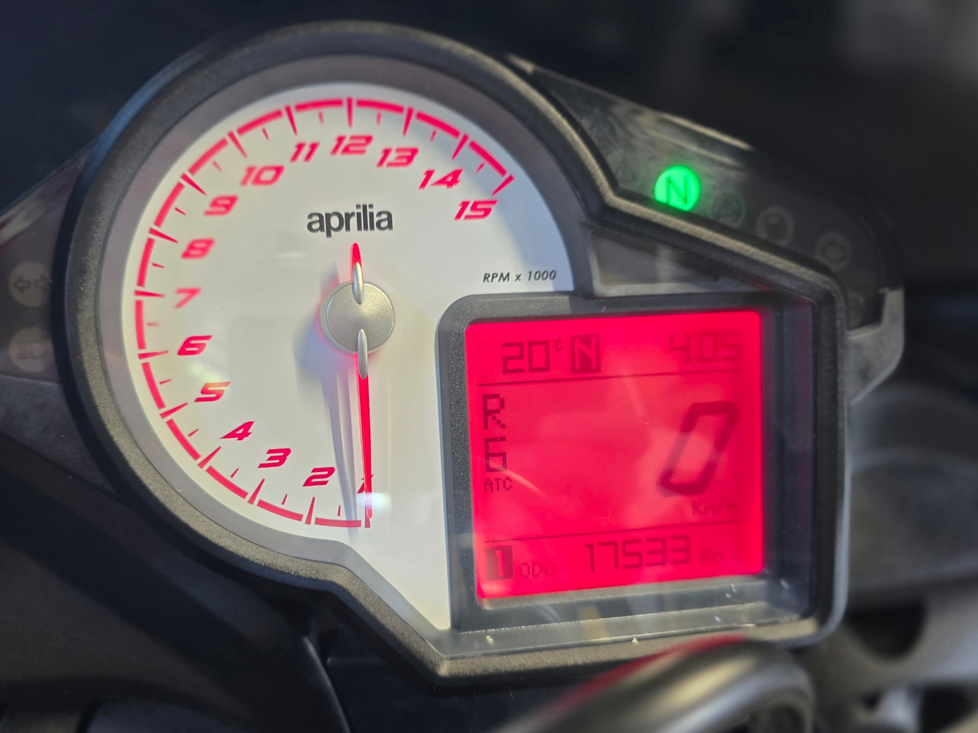 APRILIA Tuono V4 1100 R-image-9