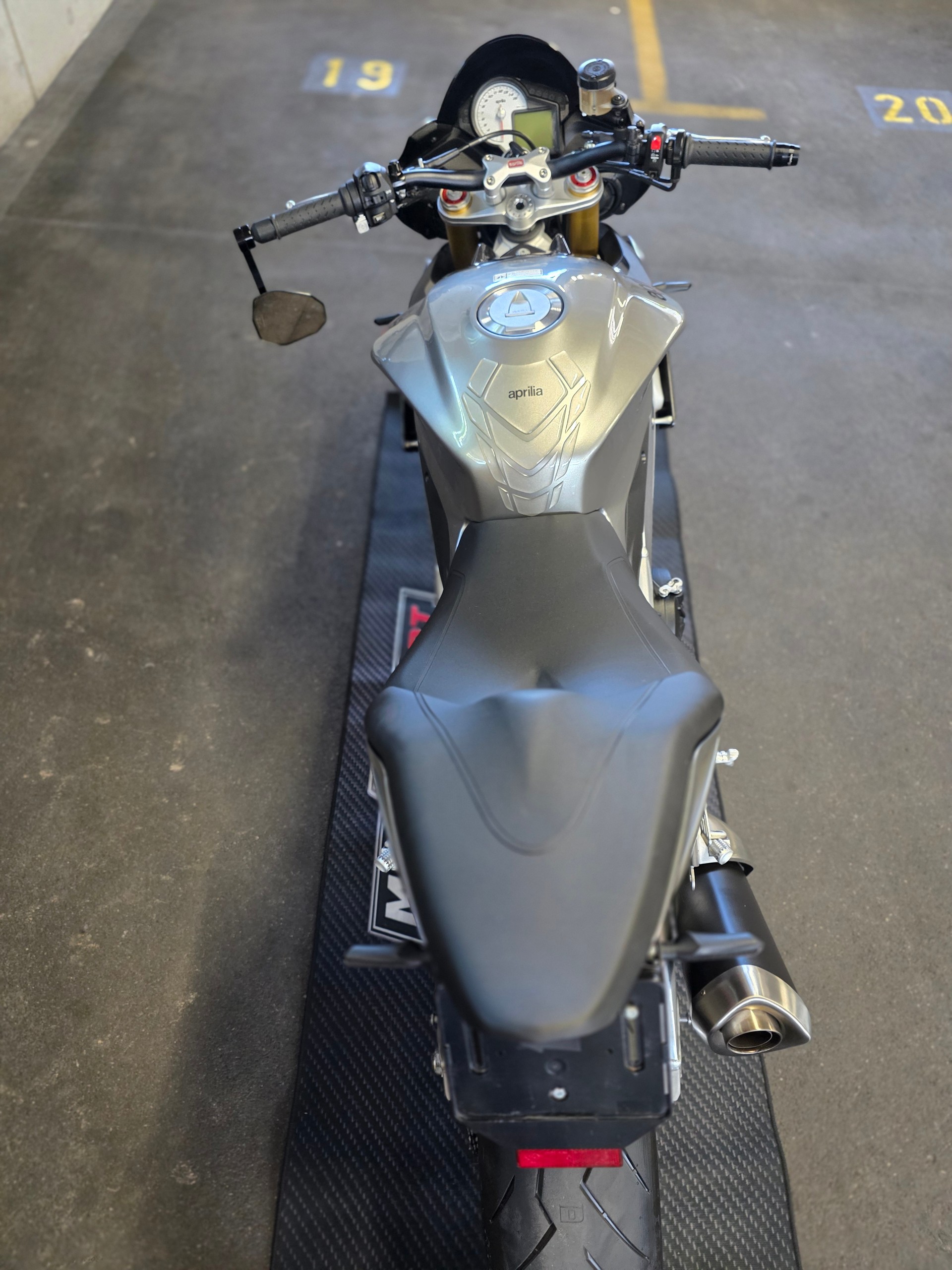 APRILIA Tuono V4 1100 R-image-4