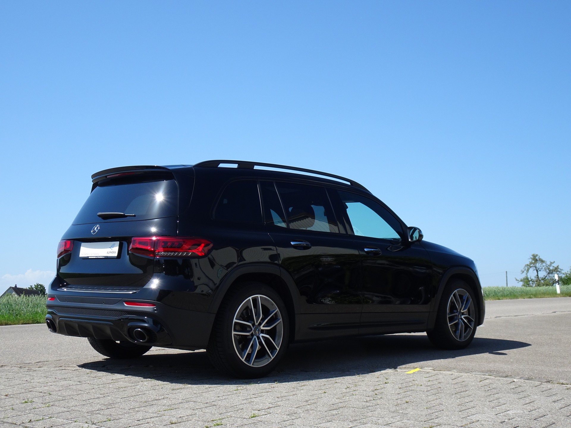 MERCEDES-BENZ GLB 35 AMG 4 MATIC 8G-Tronic-image-3