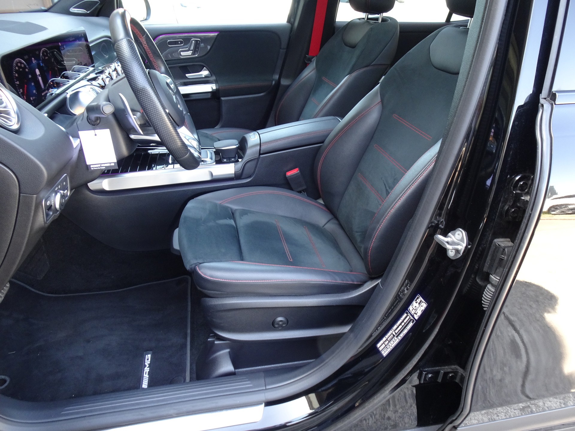 MERCEDES-BENZ GLB 35 AMG 4 MATIC 8G-Tronic-image-8