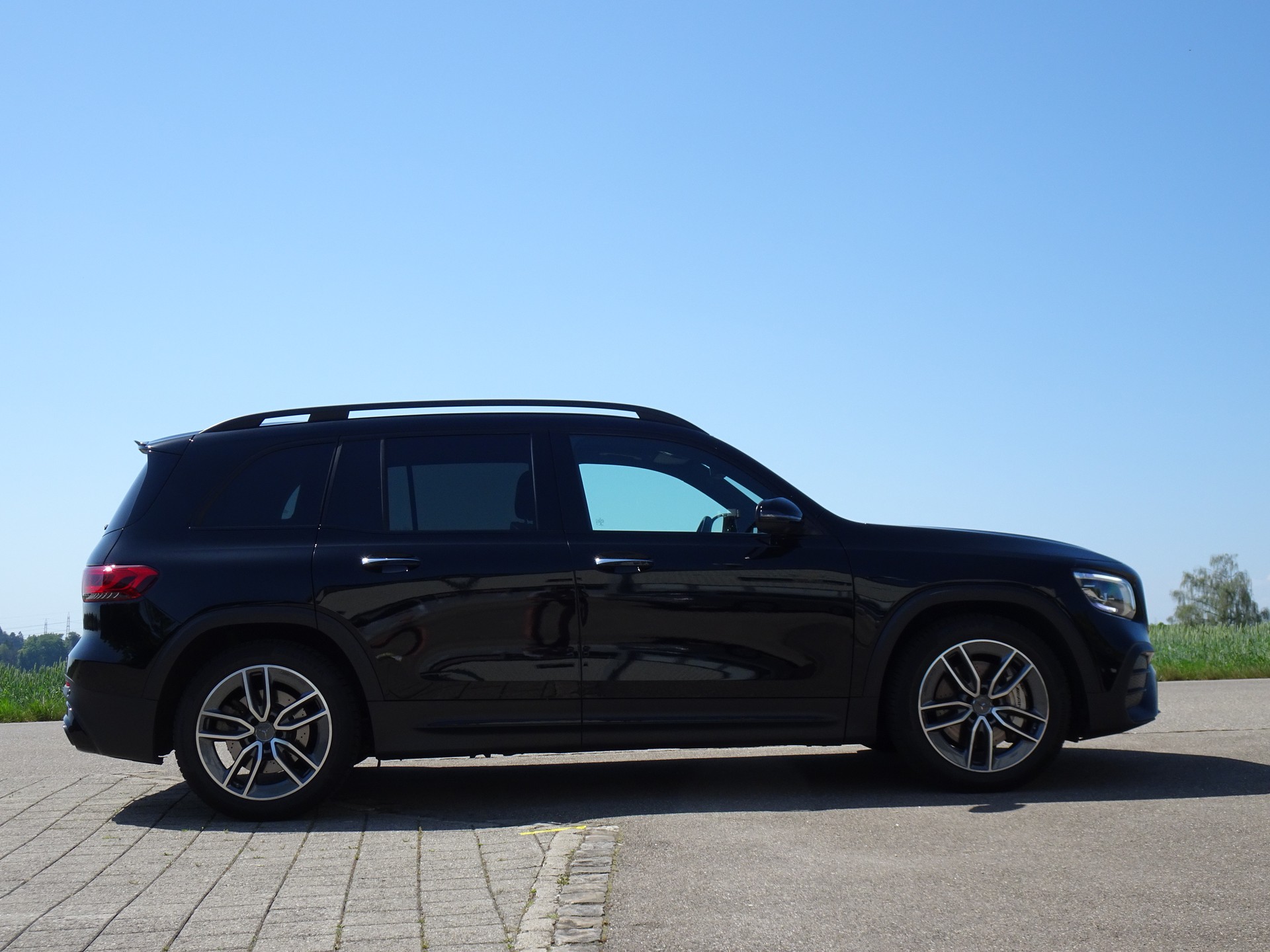 MERCEDES-BENZ GLB 35 AMG 4 MATIC 8G-Tronic-image-4
