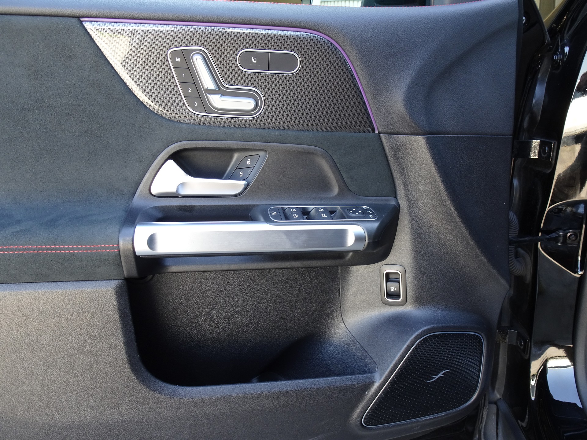 MERCEDES-BENZ GLB 35 AMG 4 MATIC 8G-Tronic-image-9