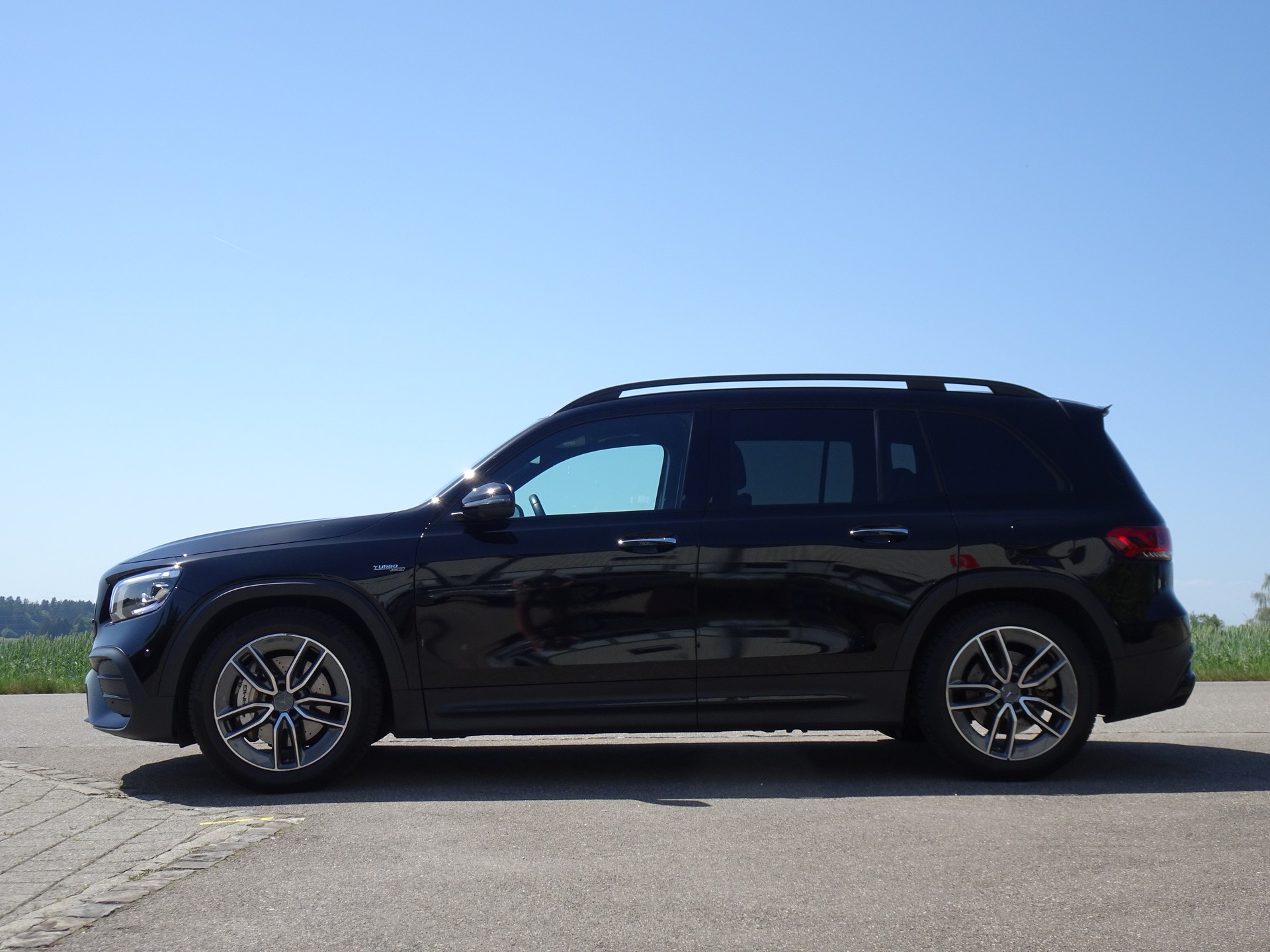 MERCEDES-BENZ GLB 35 AMG 4 MATIC 8G-Tronic-image-1