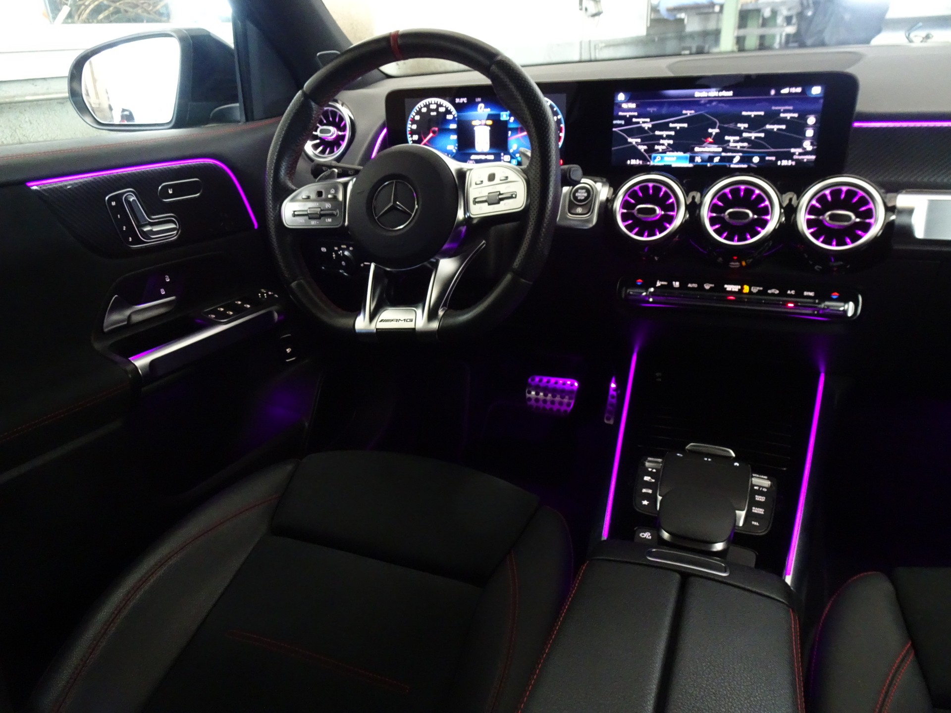 MERCEDES-BENZ GLB 35 AMG 4 MATIC 8G-Tronic-image-14