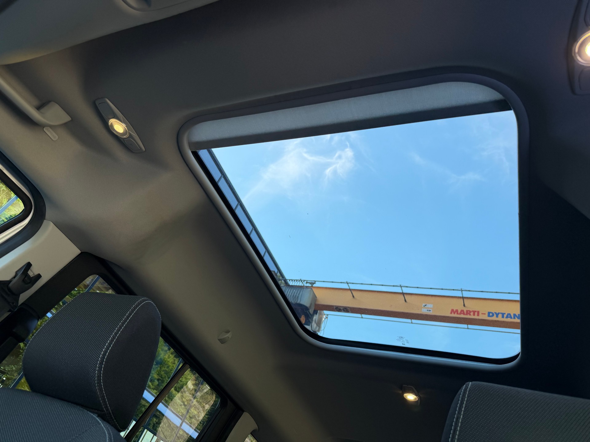 FORD Grand Tourneo Connect 1.5 TDCi Titanium Powershift-image-14