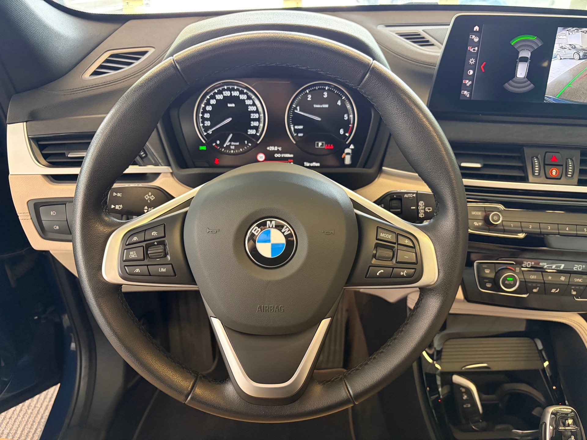 BMW X1 xDrive 20d xLine | CH | Gratis Service | Navi Plus | LED | PANORAMA | Leder Oyster | TOP AUSSTATTUNG | AHK |-image-18