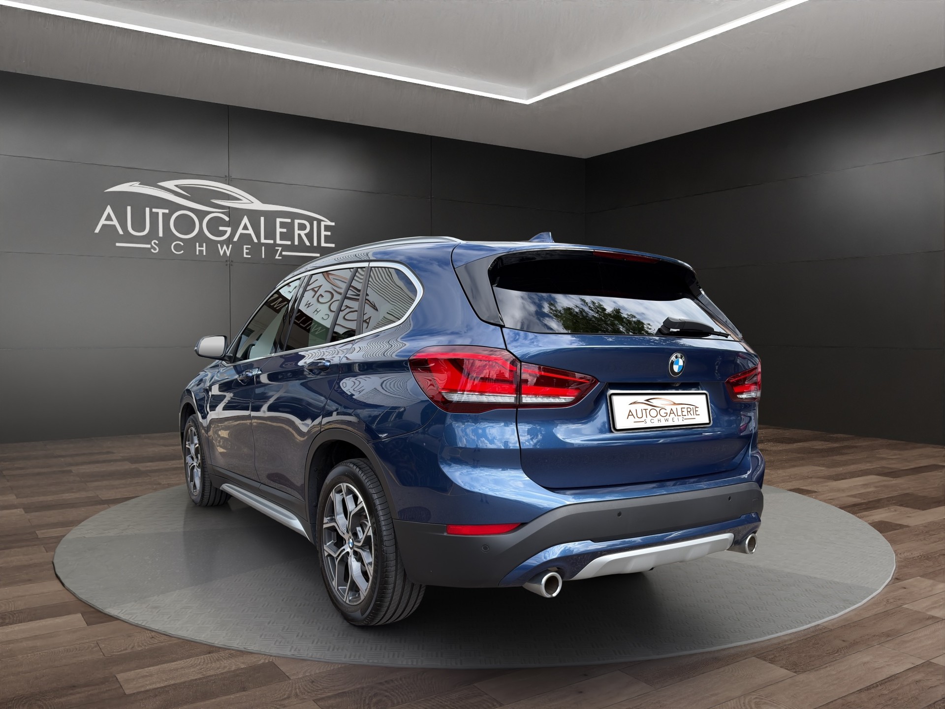 BMW X1 xDrive 20d xLine | CH | Gratis Service | Navi Plus | LED | PANORAMA | Leder Oyster | TOP AUSSTATTUNG | AHK |-image-3