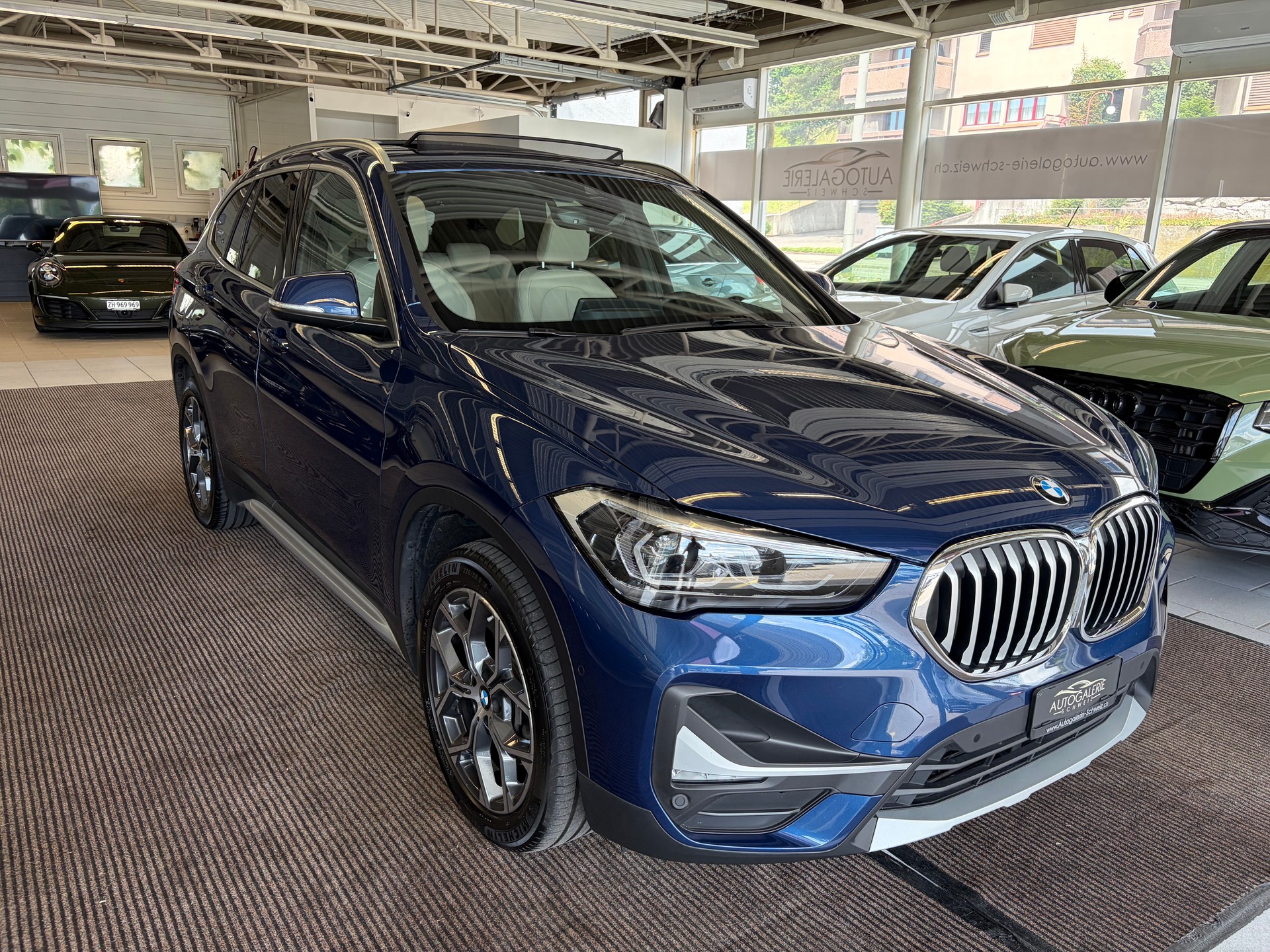 BMW X1 xDrive 20d xLine | CH | Gratis Service | Navi Plus | LED | PANORAMA | Leder Oyster | TOP AUSSTATTUNG | AHK |-image-33