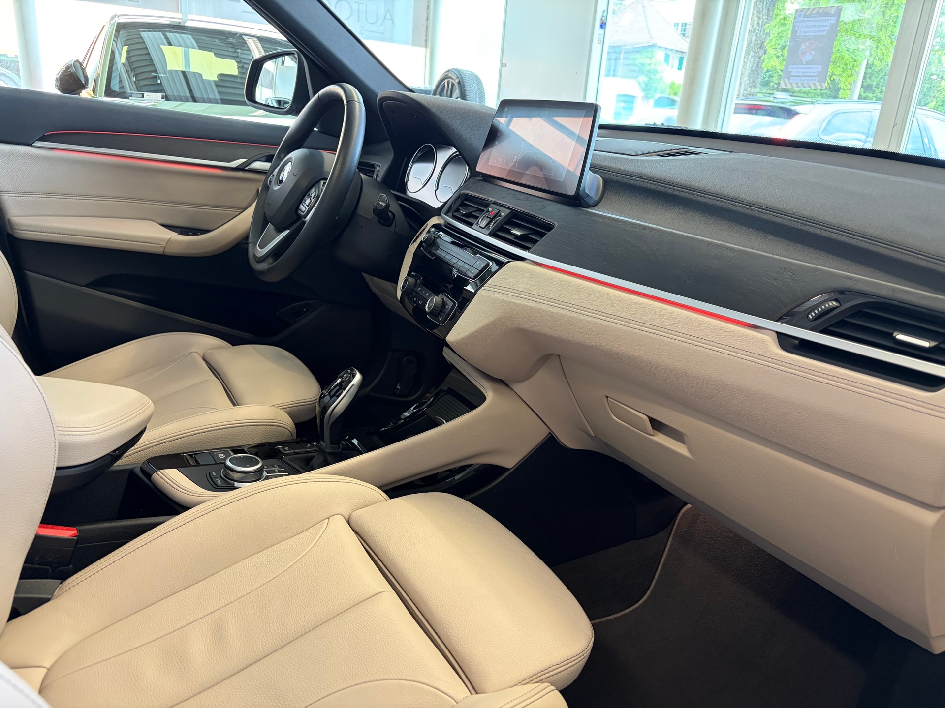 BMW X1 xDrive 20d xLine | CH | Gratis Service | Navi Plus | LED | PANORAMA | Leder Oyster | TOP AUSSTATTUNG | AHK |-image-31