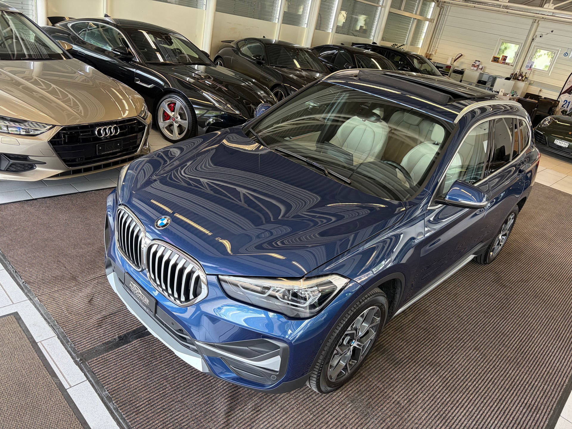 BMW X1 xDrive 20d xLine | CH | Gratis Service | Navi Plus | LED | PANORAMA | Leder Oyster | TOP AUSSTATTUNG | AHK |-image-36