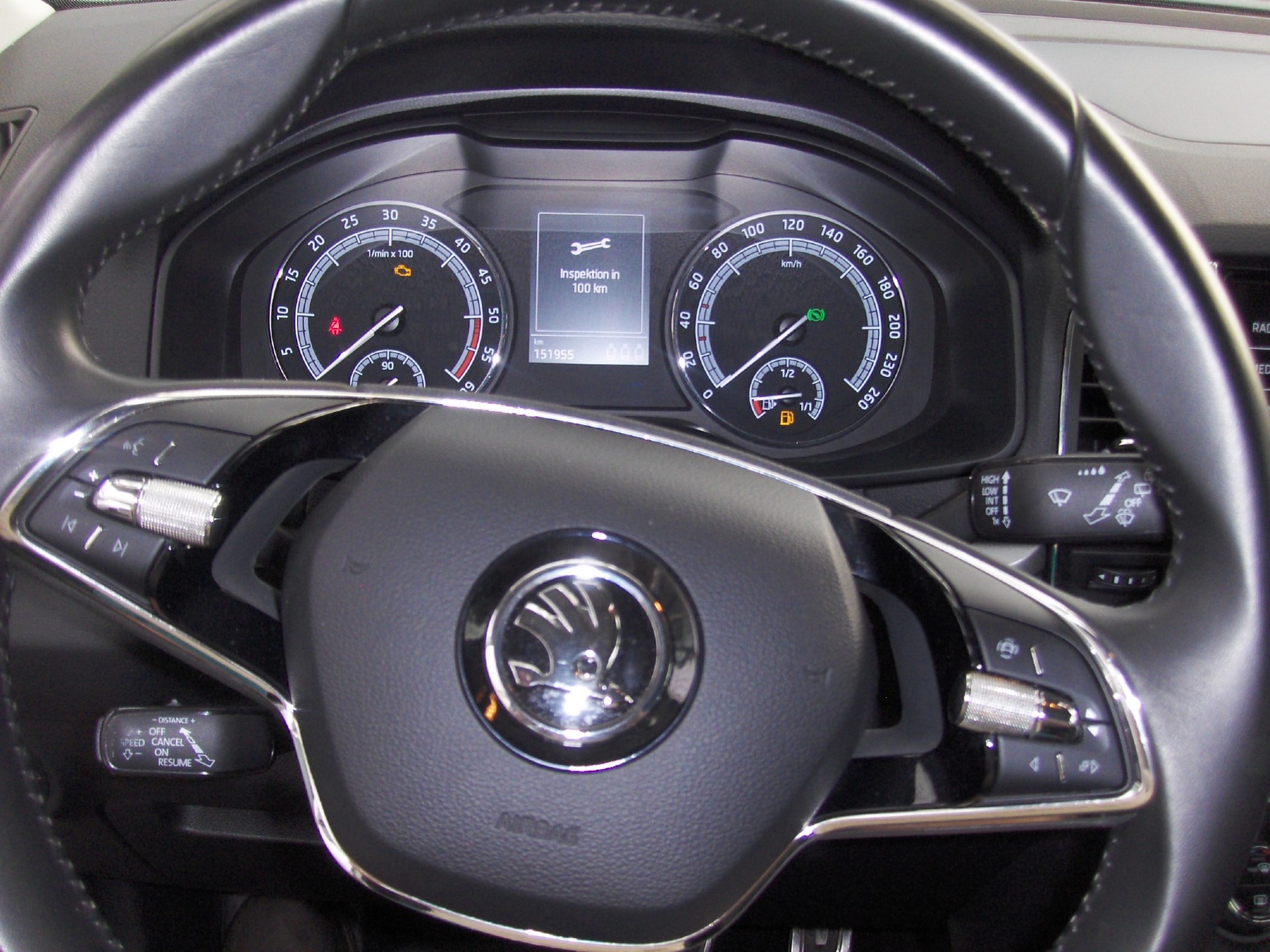 SKODA Karoq 2.0 TDI CR Ambition 4x4 DSG-image-7