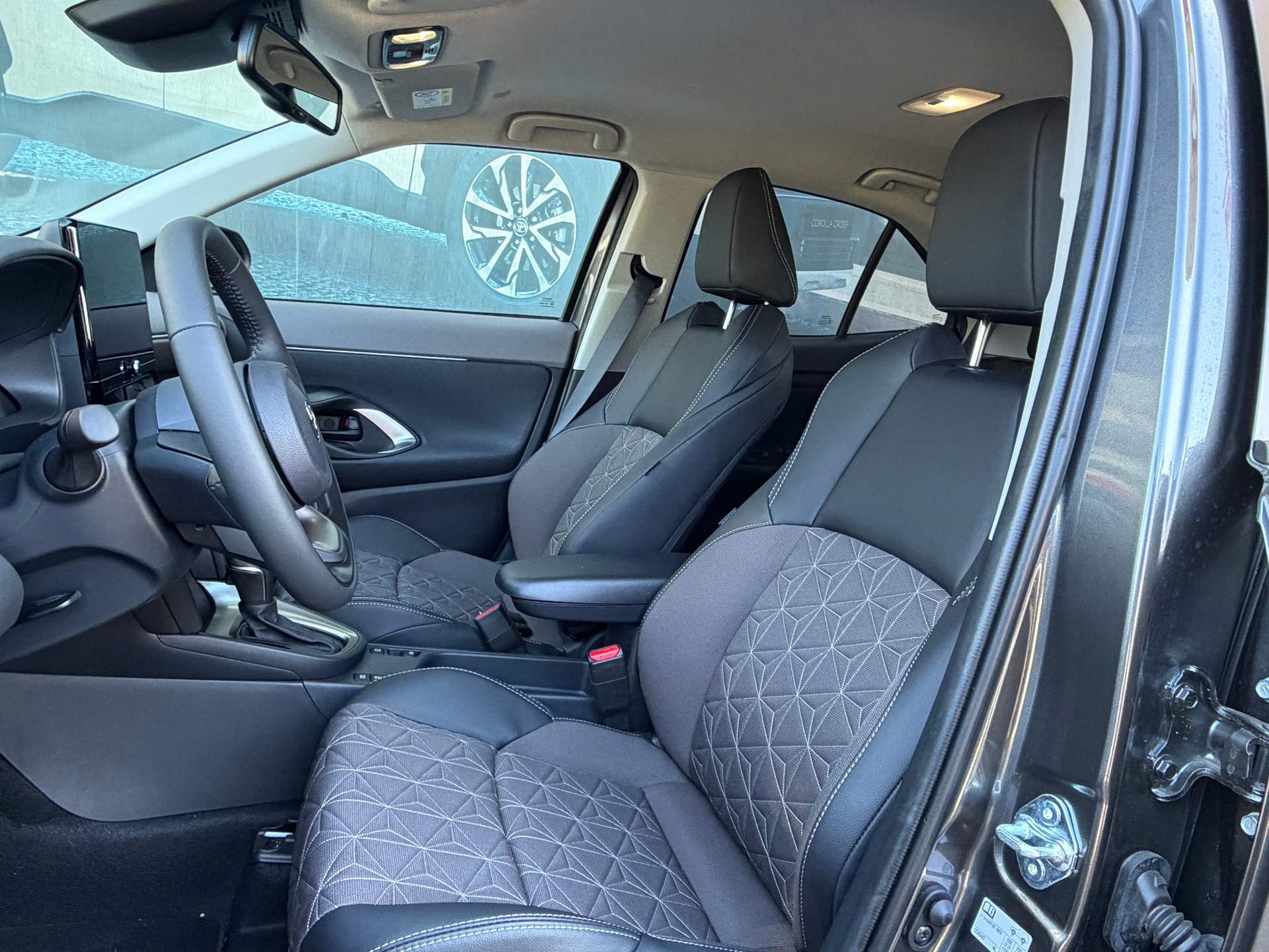 TOYOTA Yaris Cross 1.5 Premium FWD-image-10