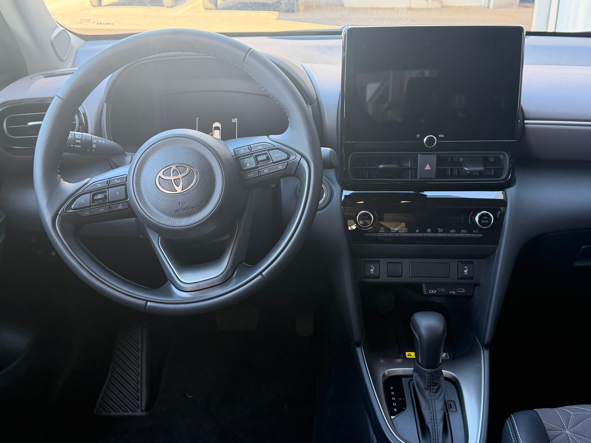 TOYOTA Yaris Cross 1.5 Premium FWD-image-9