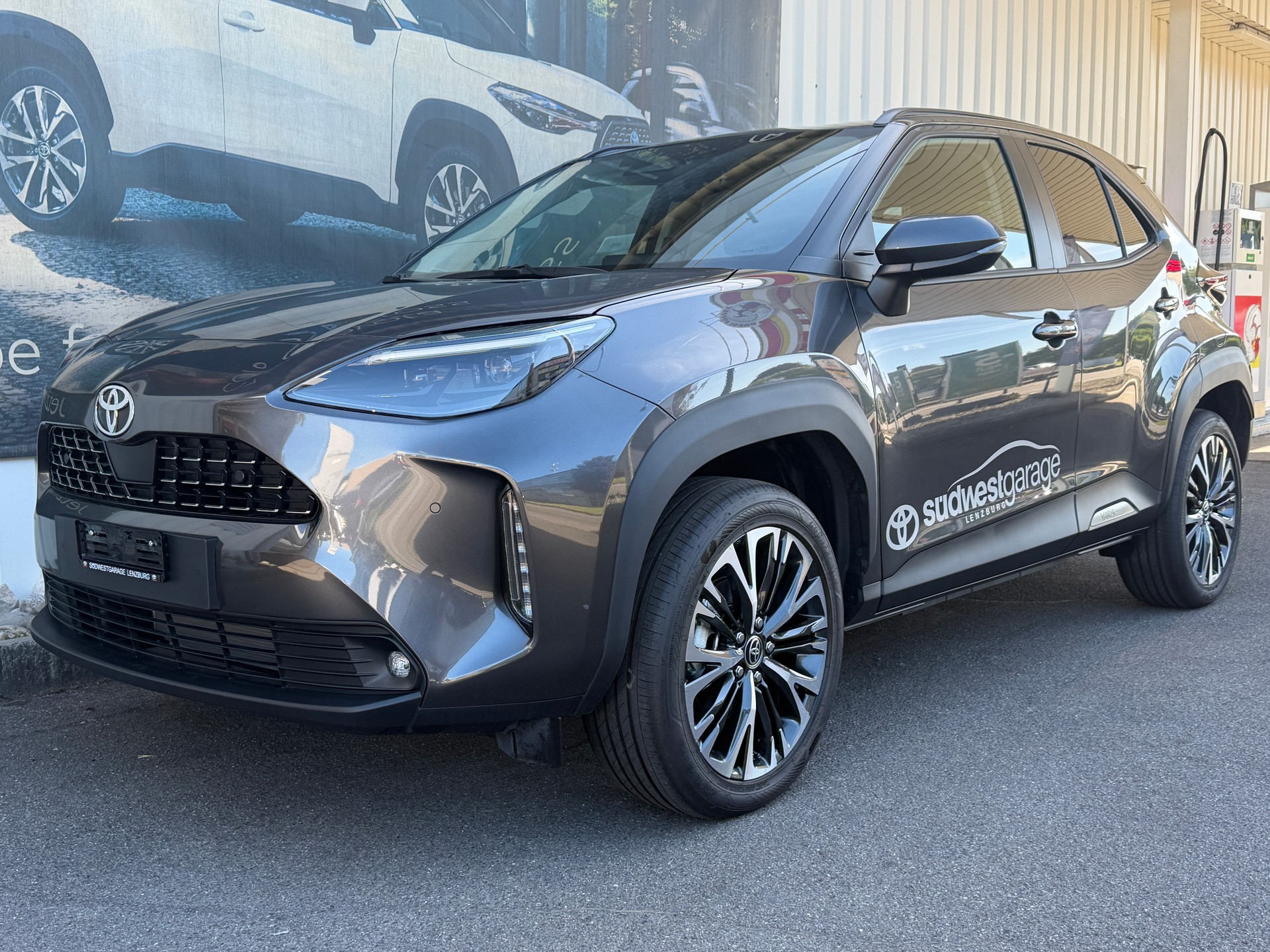 TOYOTA Yaris Cross 1.5 Premium FWD-showroom-element-2
