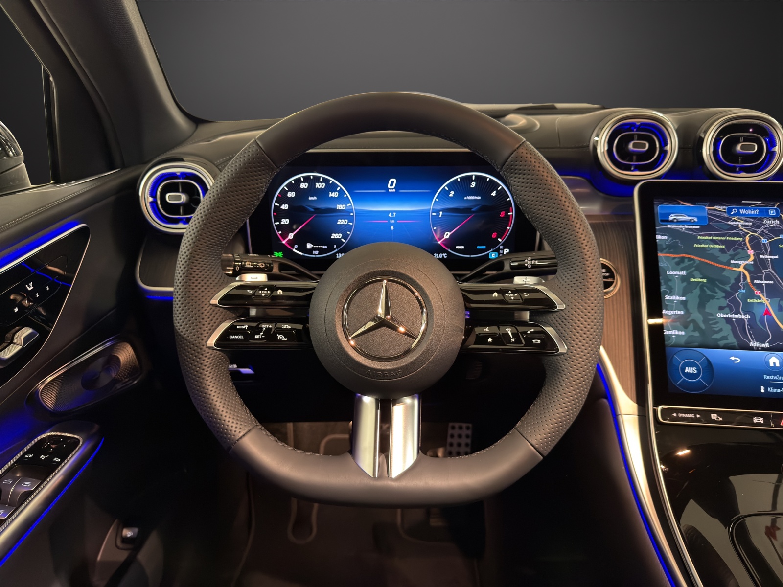 MERCEDES-BENZ GLC 300 d 4Matic 9G-Tronic-image-13