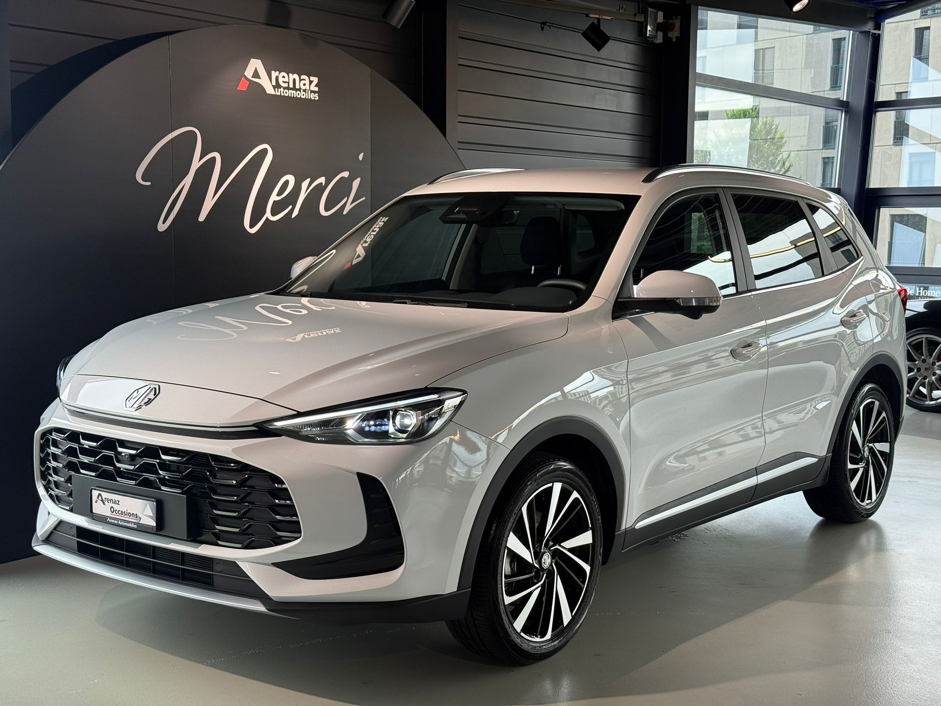 MG ZS 1.5 HEV Luxury-showroom-element-1