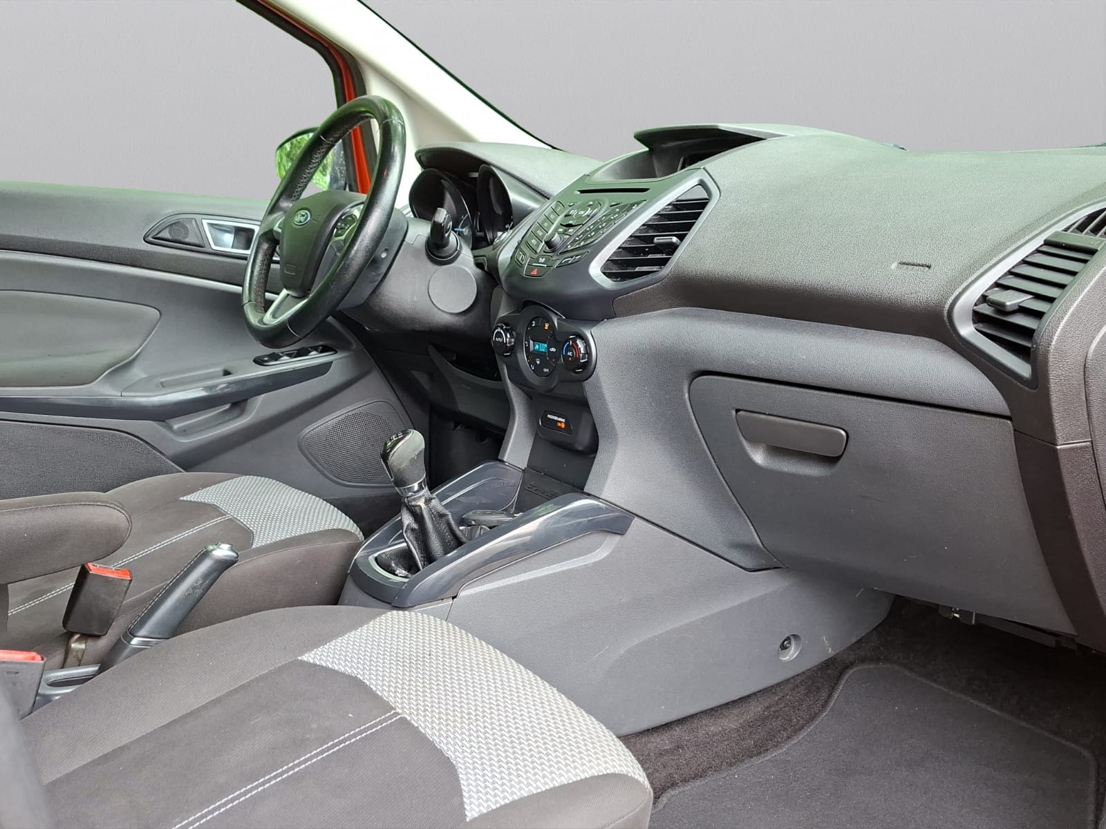 FORD EcoSport 1.0 SCTi Titanium-image-11