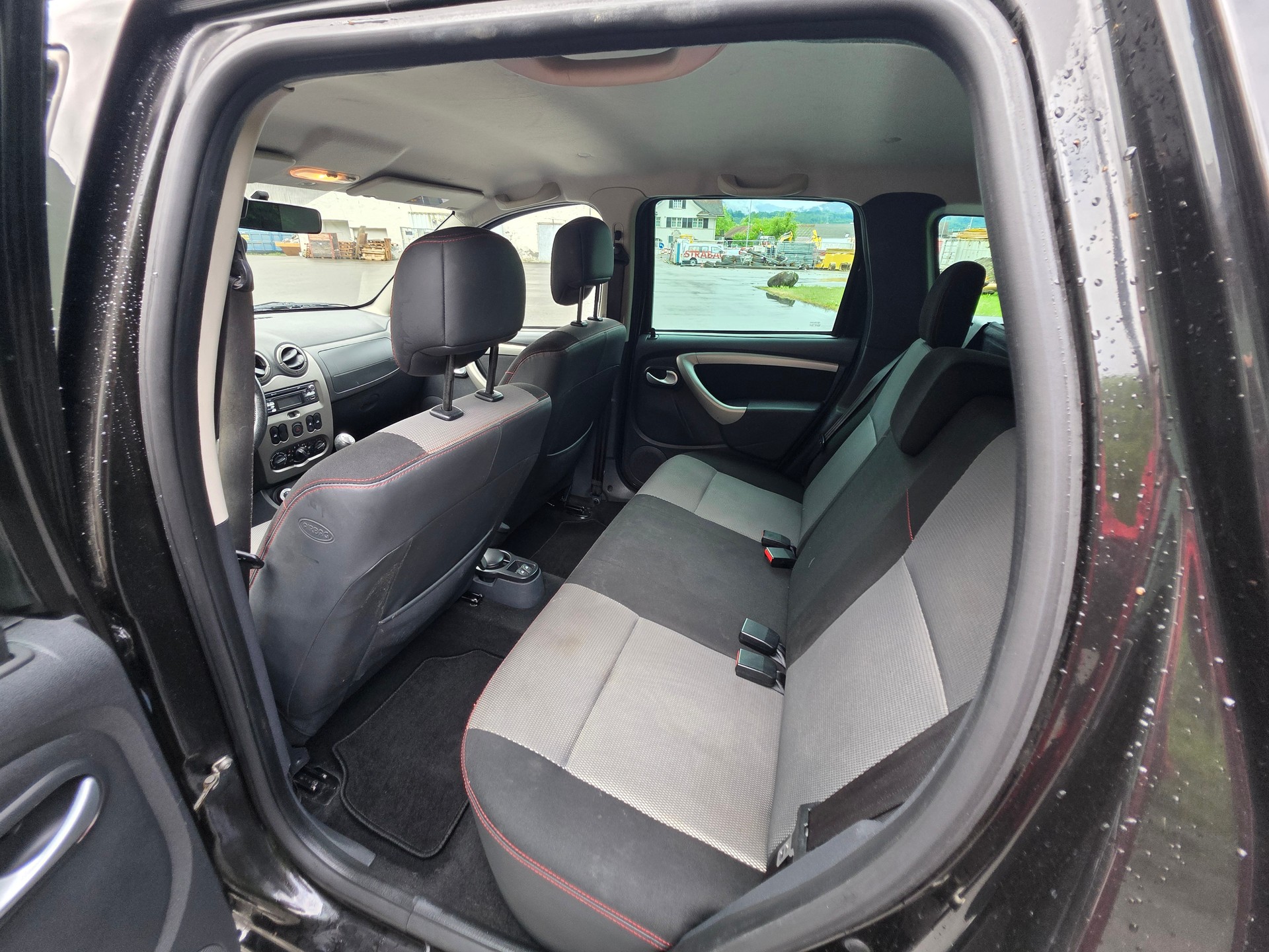 DACIA Duster 1.6 Ambiance 4x4-image-23