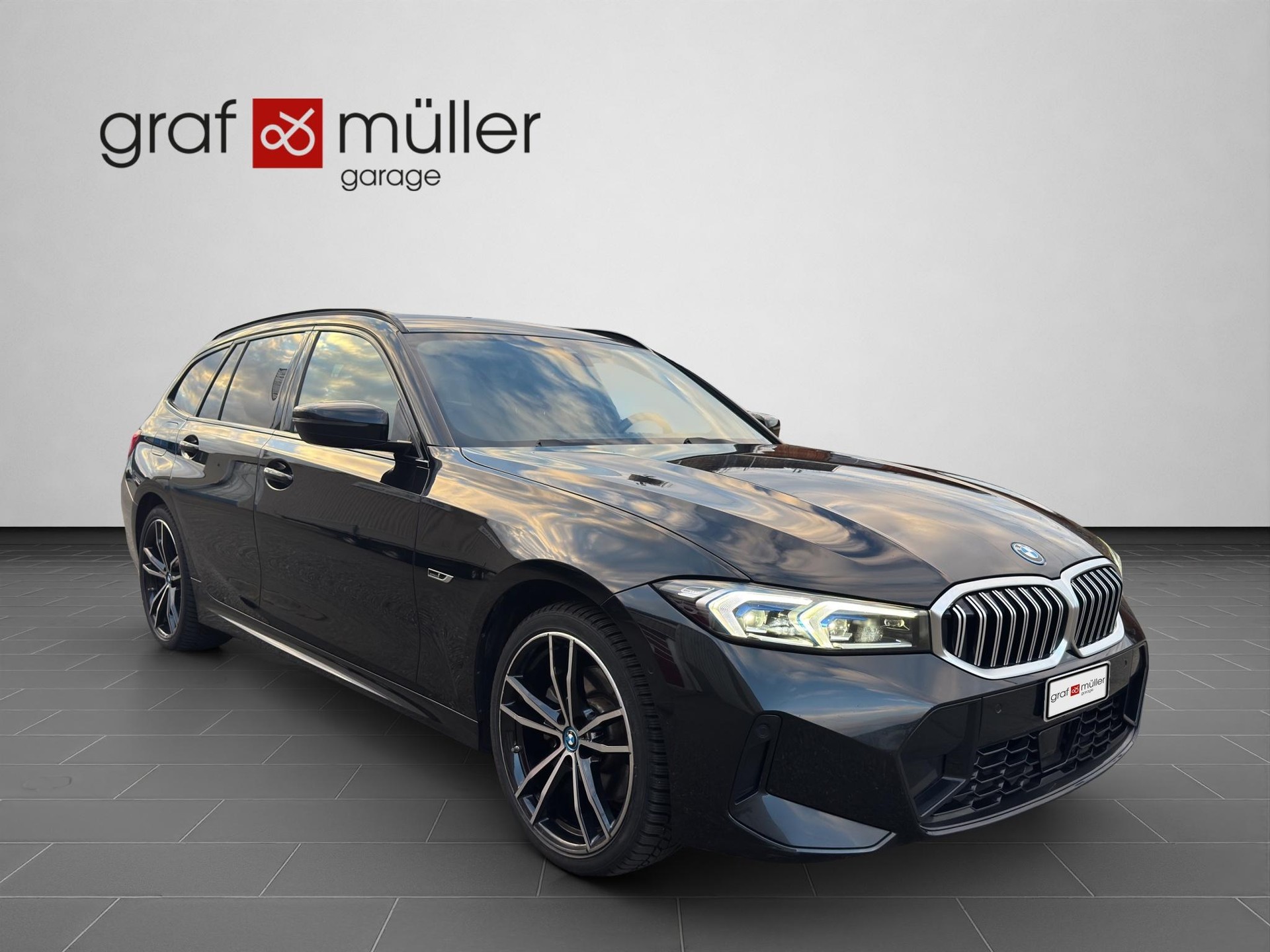 BMW 320e xDrive Touring-image-18