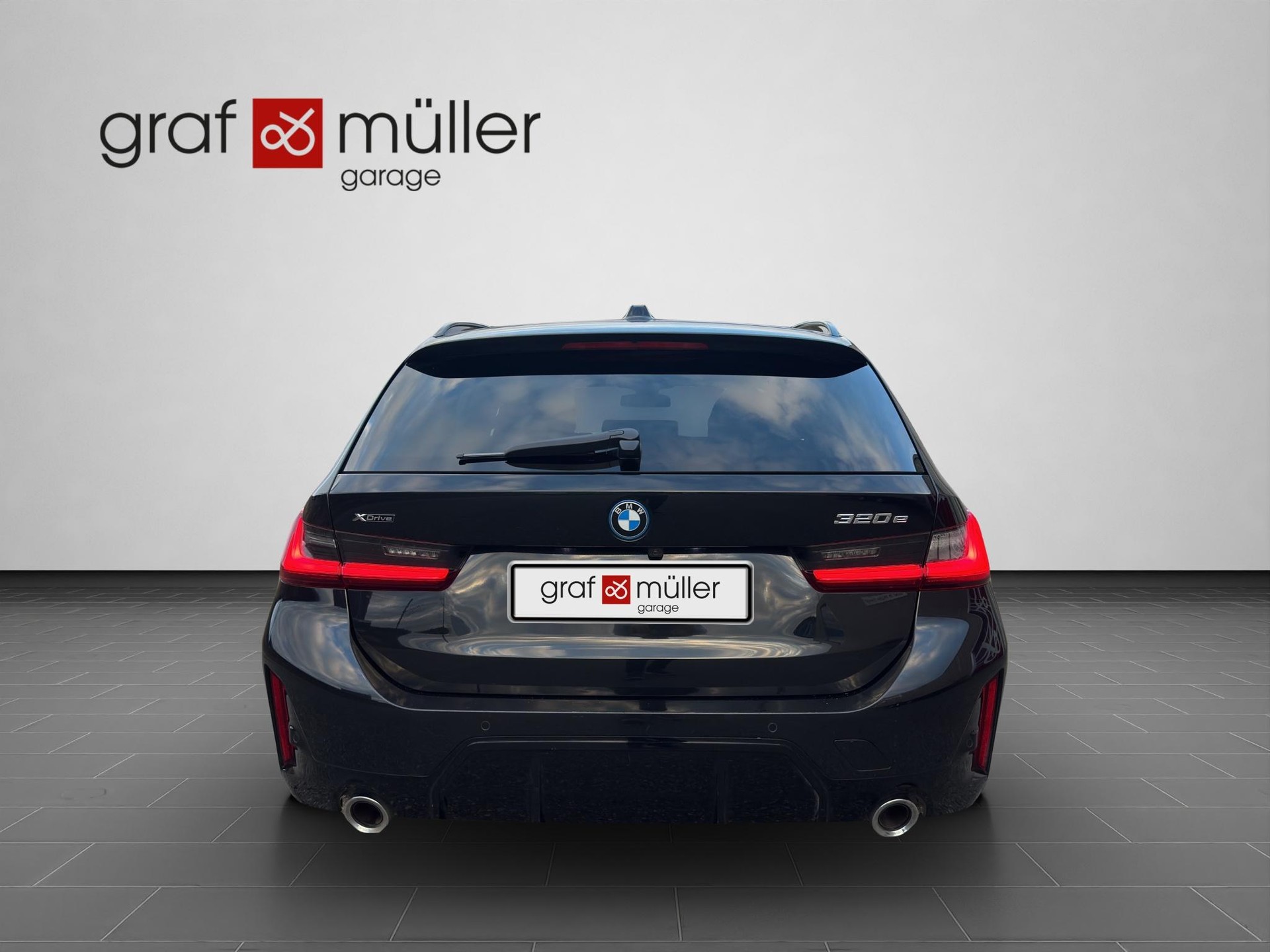 BMW 320e xDrive Touring-image-14