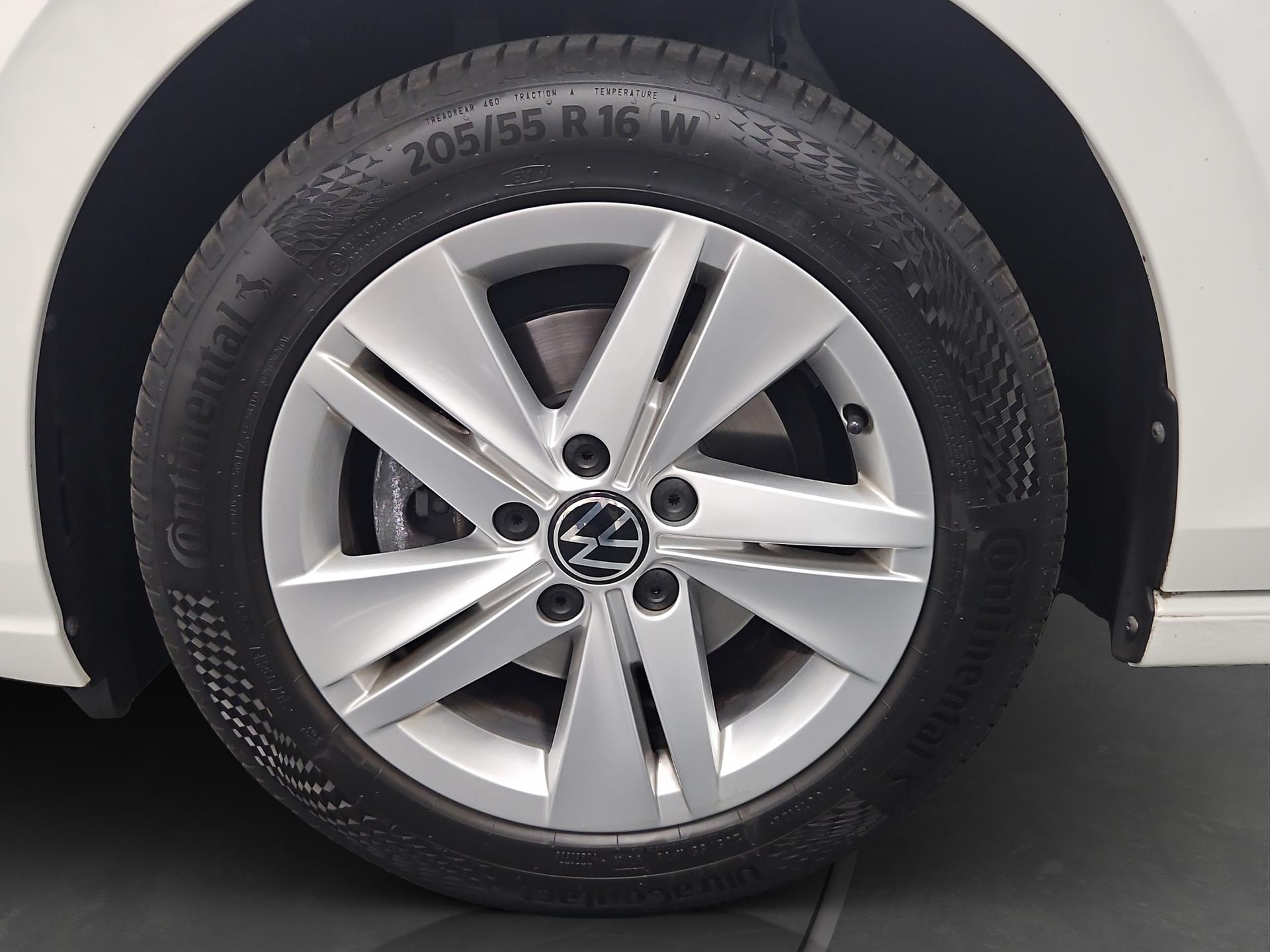 VW Golf 1.5 e TSI ACT Life DSG-image-24