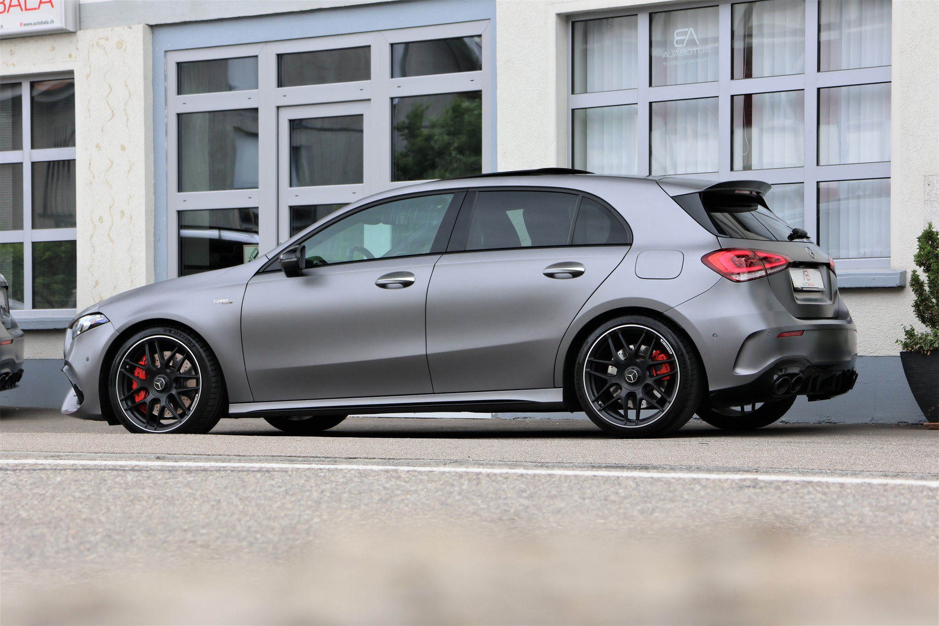MERCEDES-BENZ A 45 S AMG 4Matic+ Speedshift (CH) *DesignoMagno*-showroom-element-3