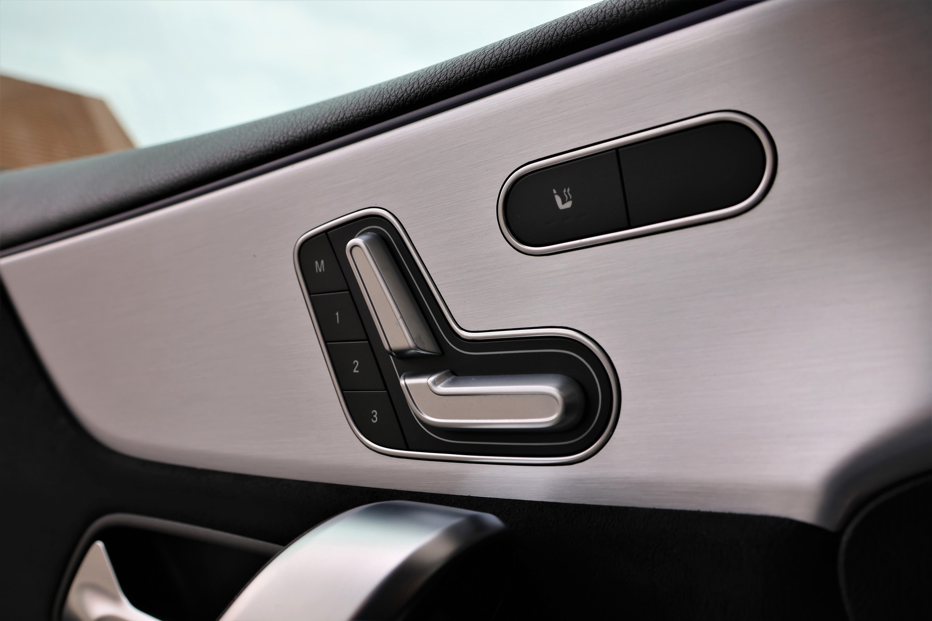 MERCEDES-BENZ A 45 S AMG 4Matic+ Speedshift (CH) *DesignoMagno*-image-12