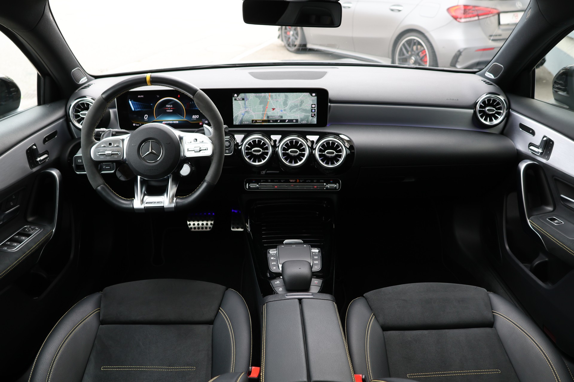 MERCEDES-BENZ A 45 S AMG 4Matic+ Speedshift (CH) *DesignoMagno*-image-16