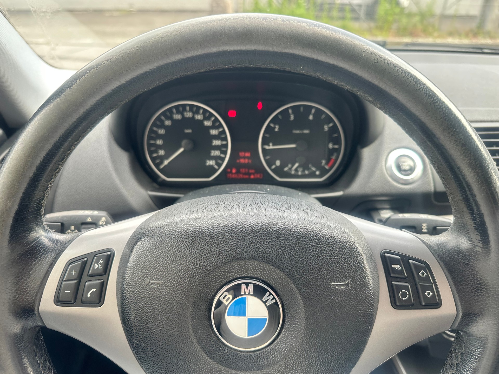 BMW 118i-image-9