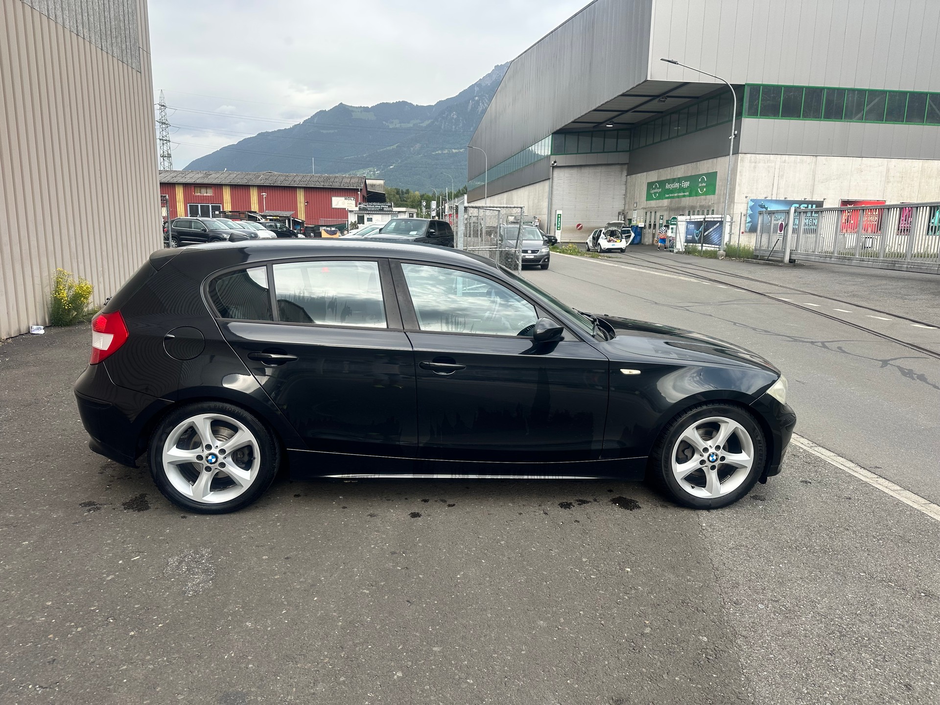 BMW 118i-image-7
