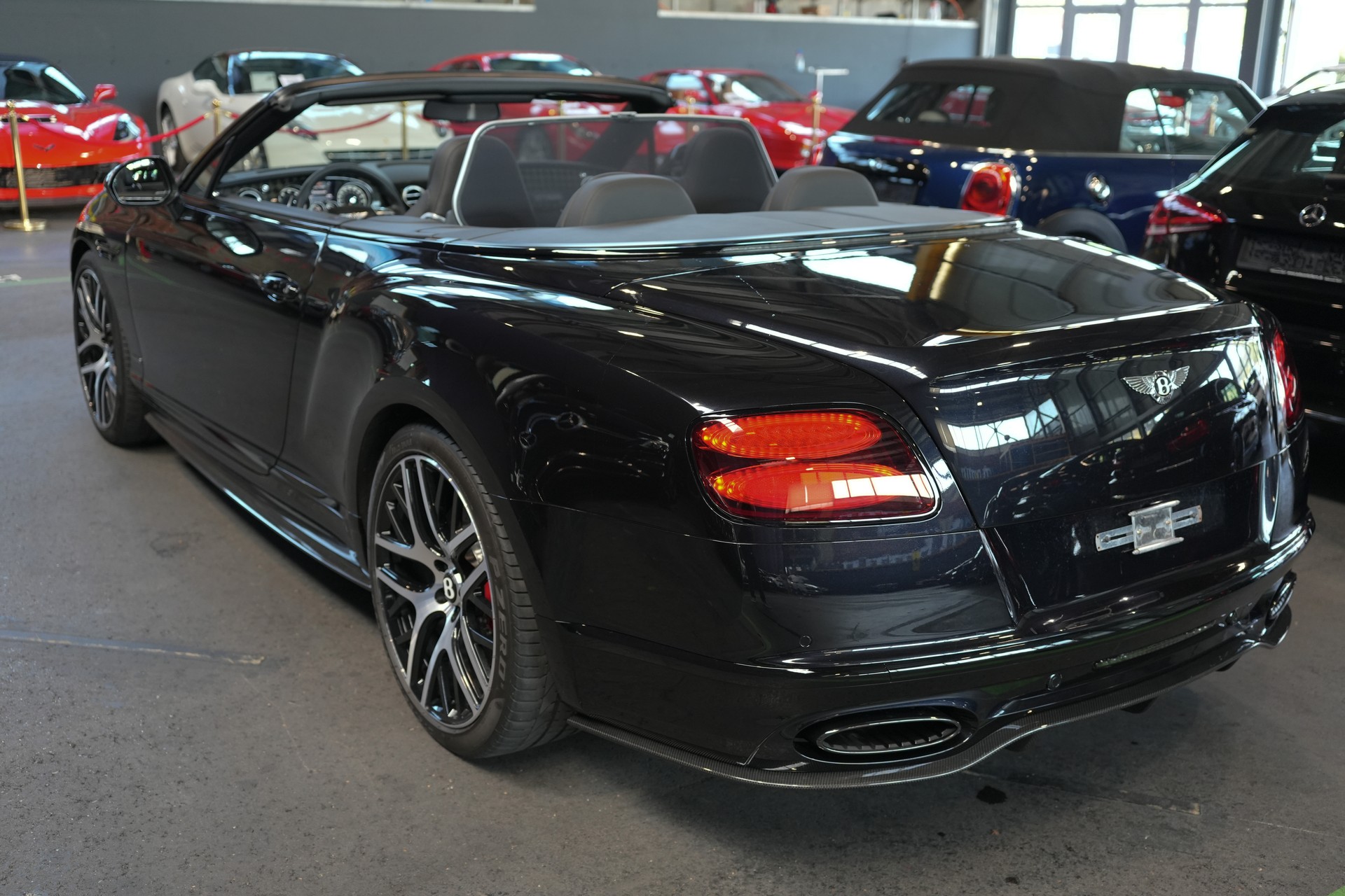 BENTLEY Continental Supersports 6.0 W12-showroom-element-1